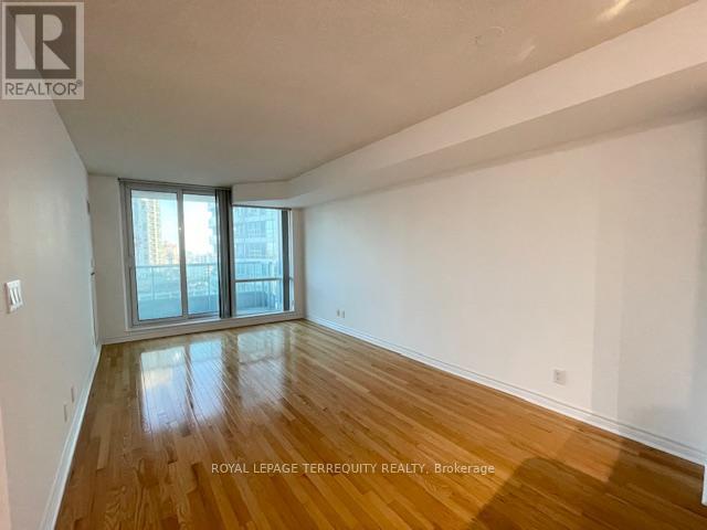 1104 - 1 Elm Drive W, Mississauga, Ontario  L5B 4M1 - Photo 3 - W12913514