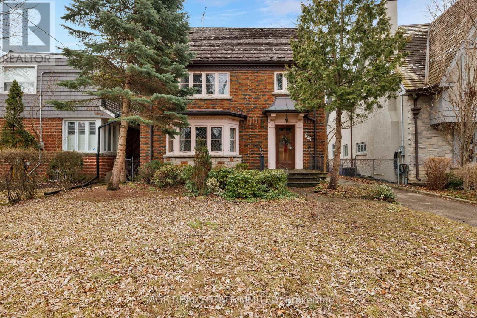 29 STRATH AVENUE, Toronto, Ontario