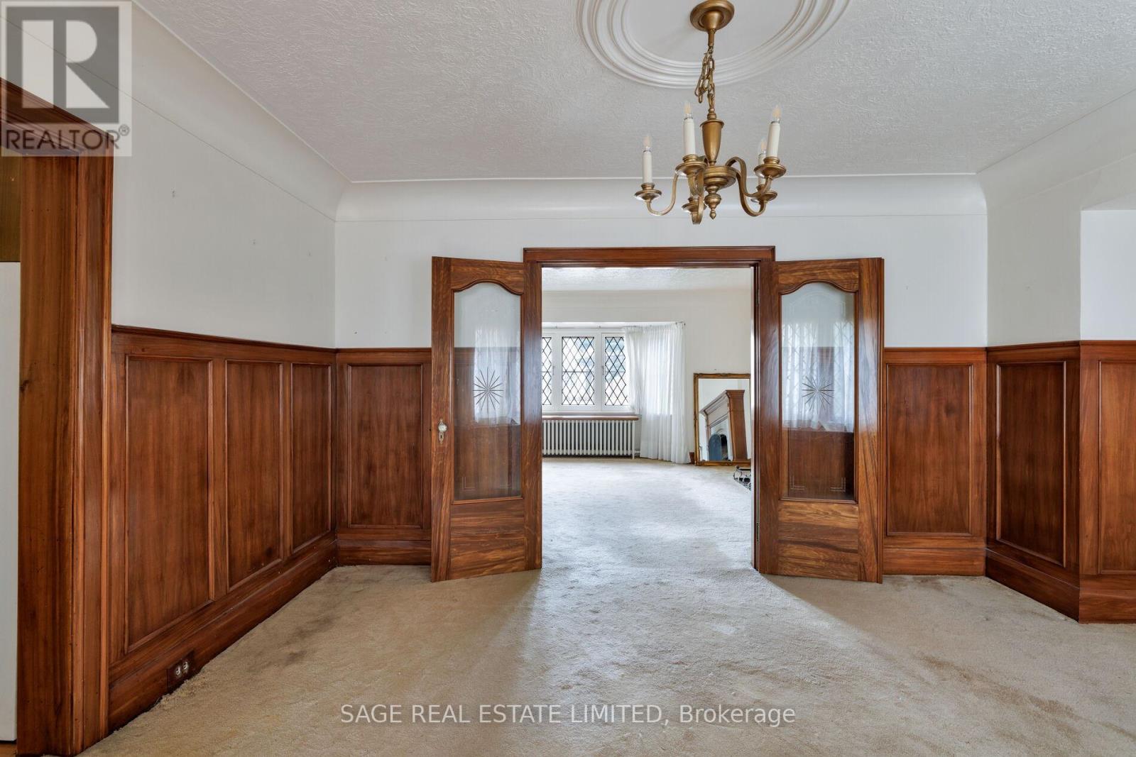 29 Strath Avenue, Toronto (Kingsway South), Ontario  M8X 1R2 - Photo 12 - W12913540