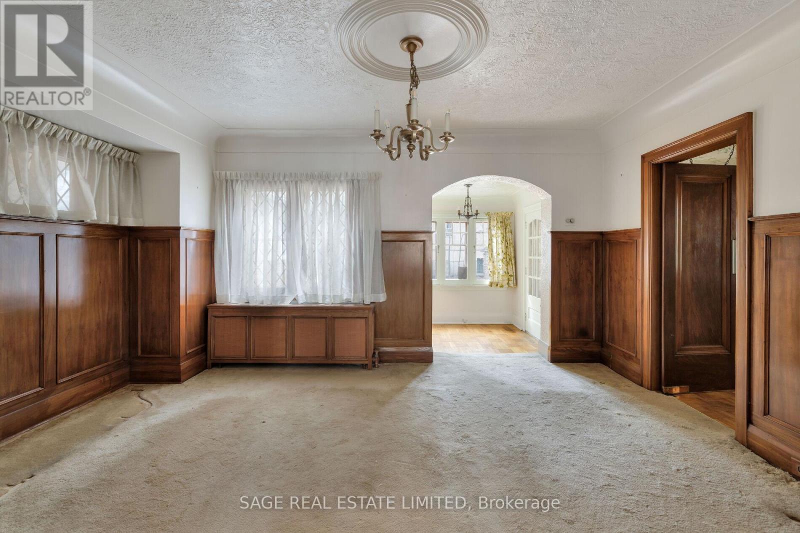 29 Strath Avenue, Toronto (Kingsway South), Ontario  M8X 1R2 - Photo 13 - W12913540