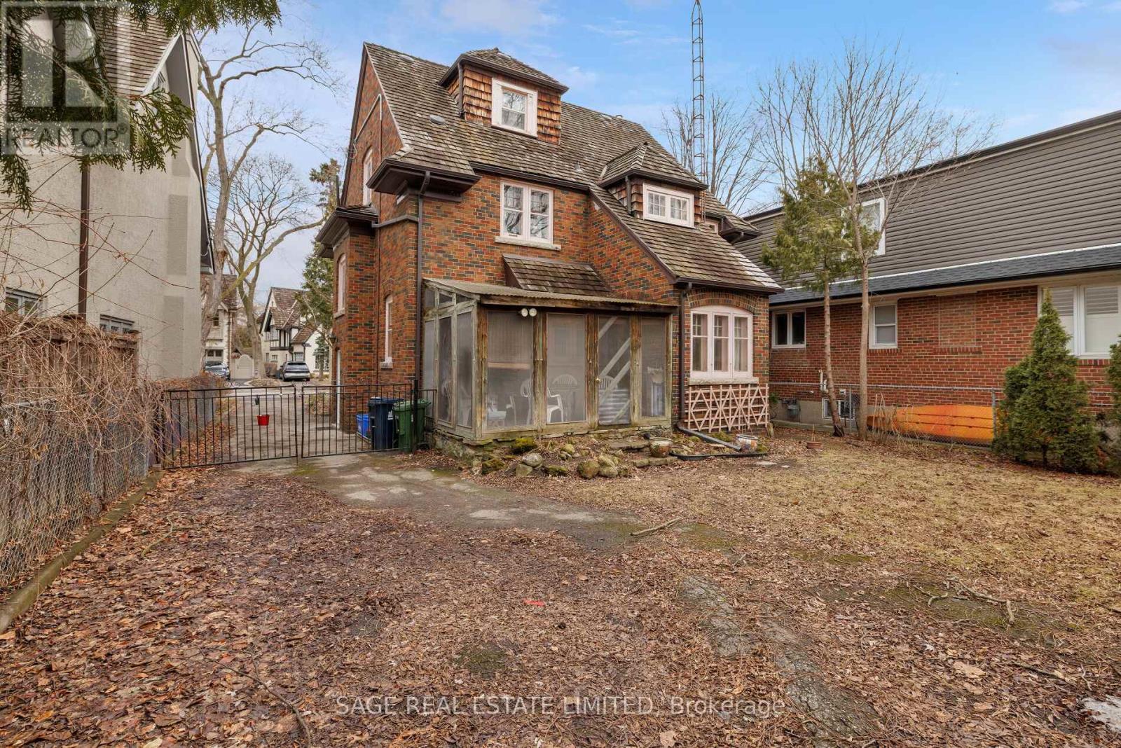 29 Strath Avenue, Toronto (Kingsway South), Ontario  M8X 1R2 - Photo 38 - W12913540