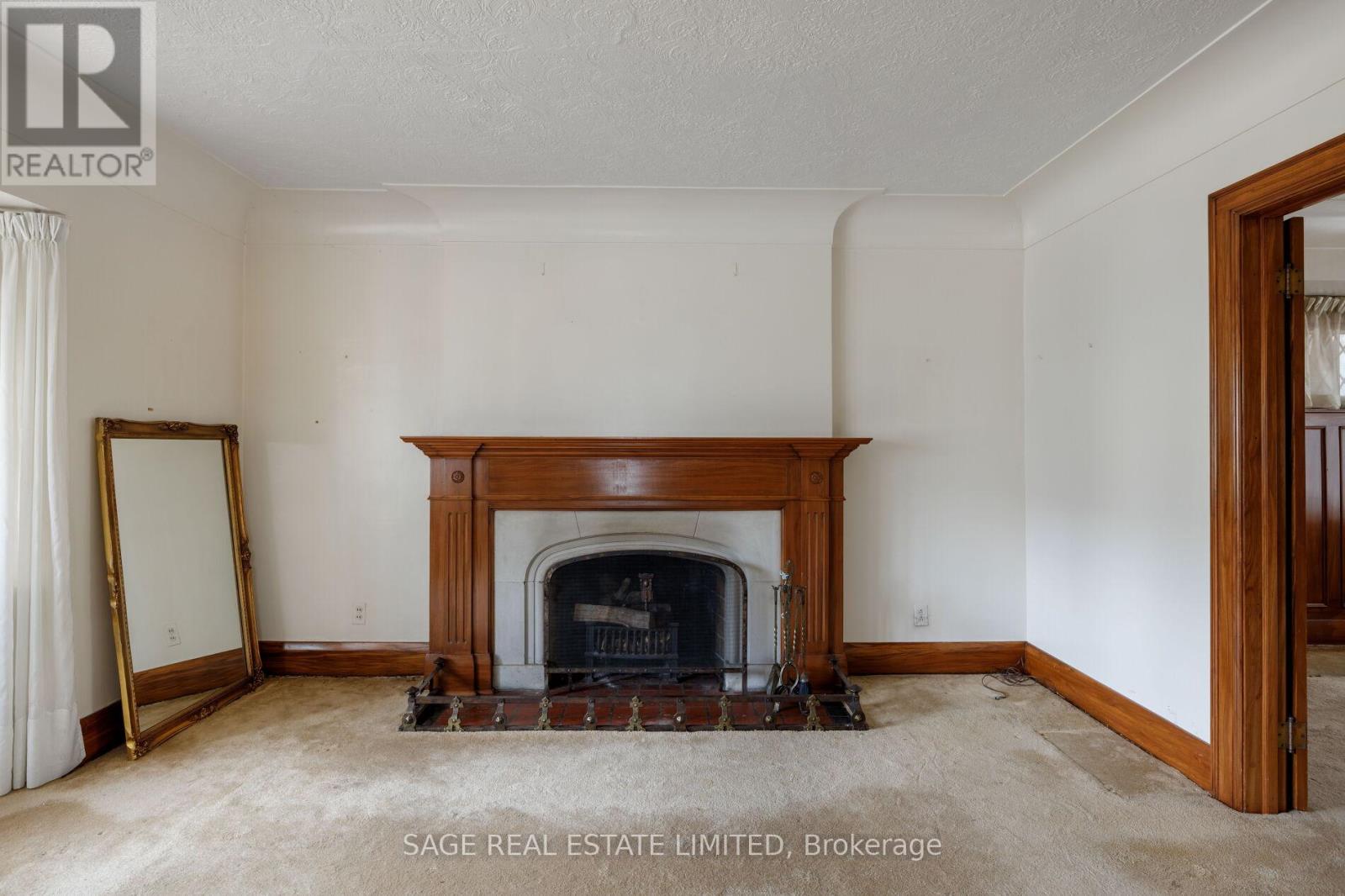 29 Strath Avenue, Toronto (Kingsway South), Ontario  M8X 1R2 - Photo 8 - W12913540