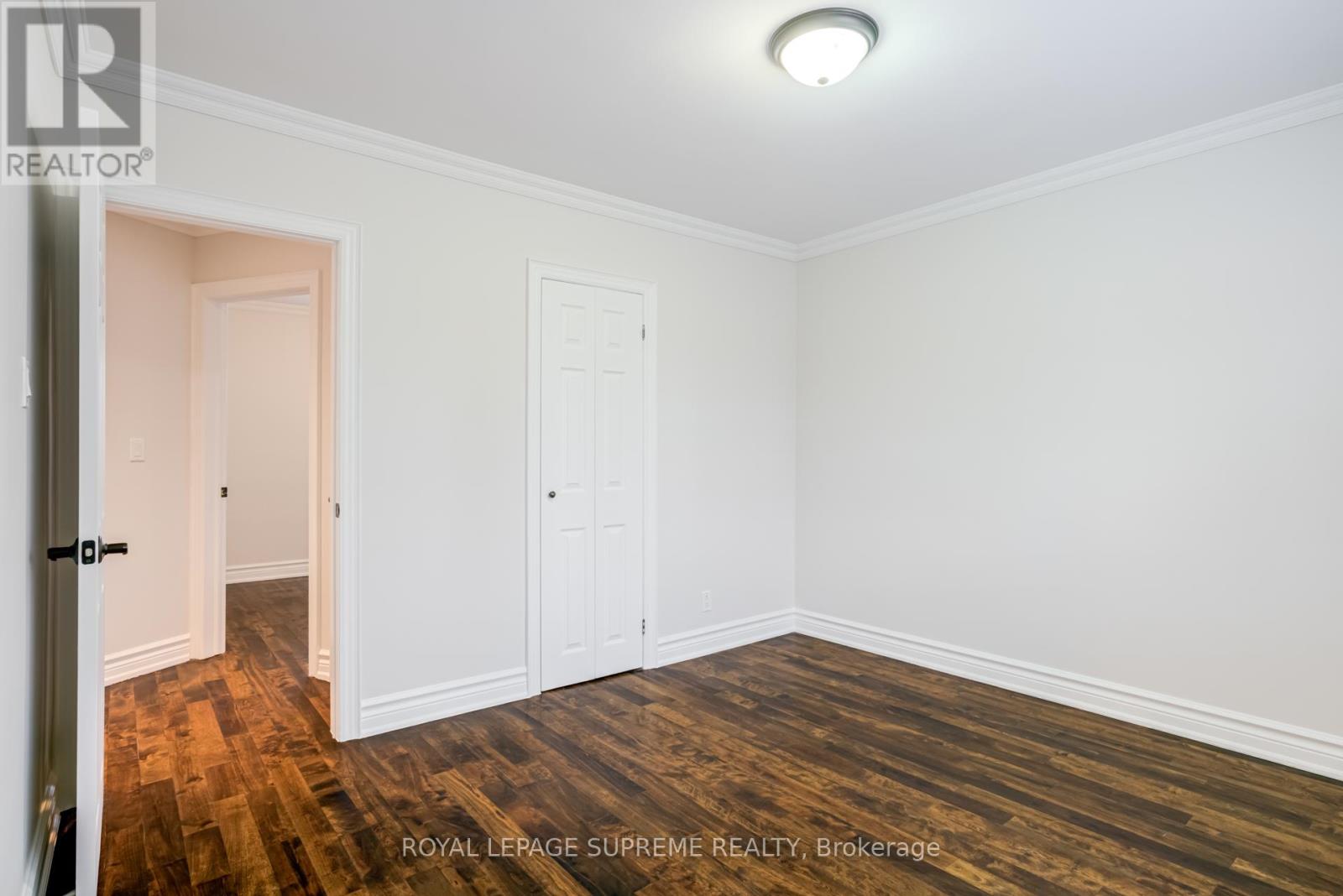 18 Fairweather Road, Toronto (Brookhaven-Amesbury), Ontario  M6M 4C7 - Photo 11 - W12913570