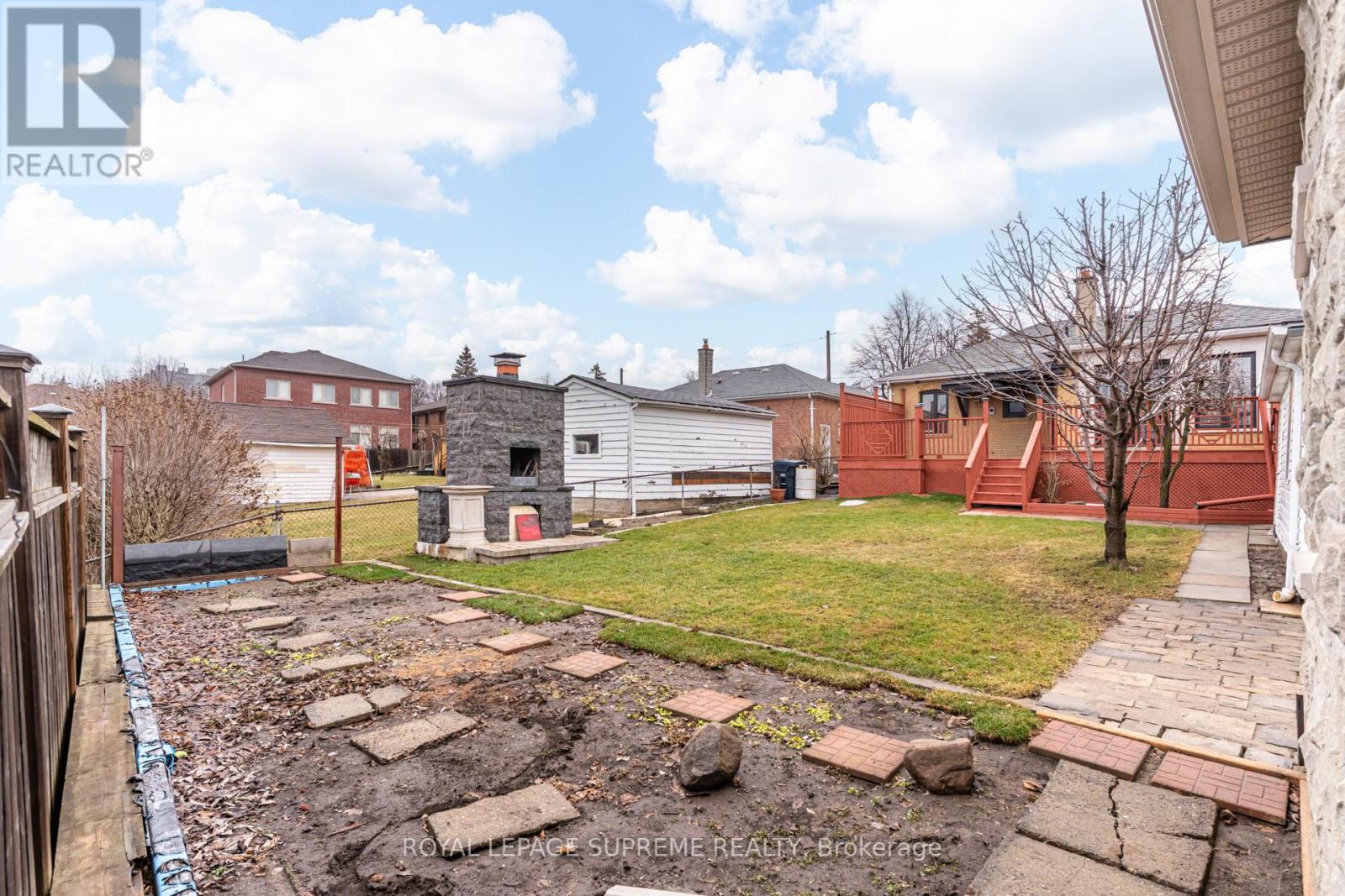 18 Fairweather Road, Toronto (Brookhaven-Amesbury), Ontario  M6M 4C7 - Photo 23 - W12913570