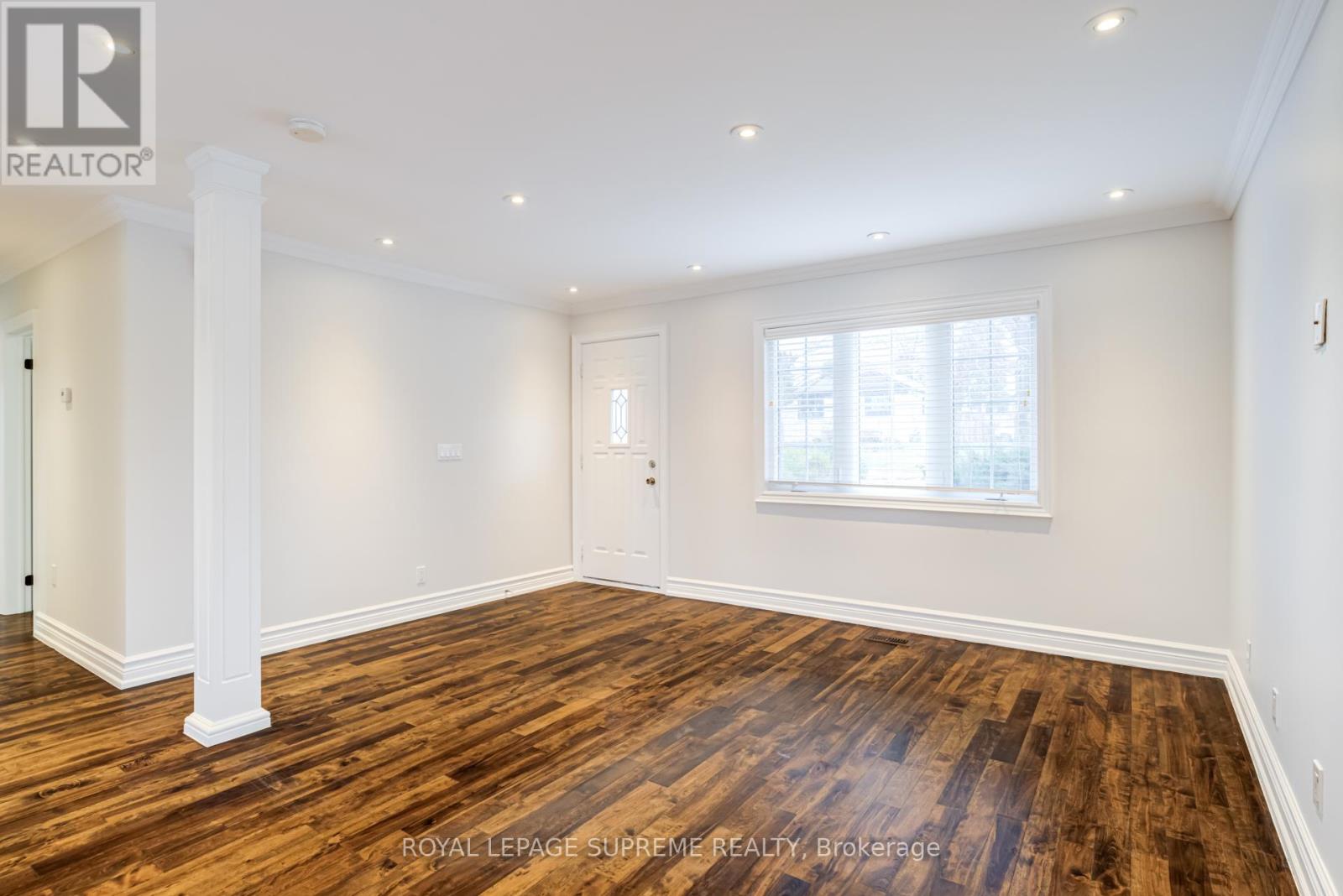 18 Fairweather Road, Toronto (Brookhaven-Amesbury), Ontario  M6M 4C7 - Photo 5 - W12913570