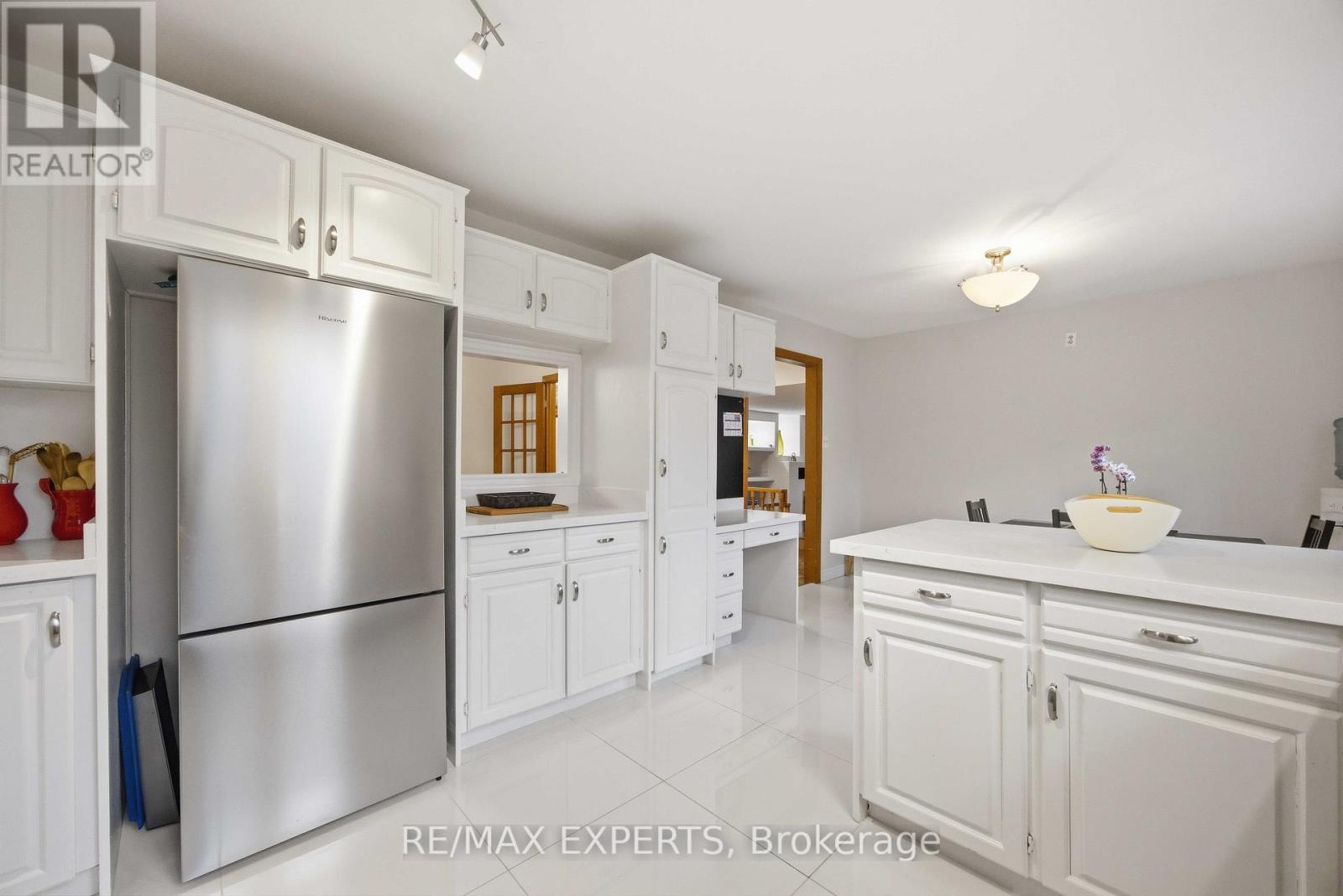 63 Riverside Drive, Toronto (Humber Summit), Ontario  M9L 1J2 - Photo 14 - W12913584