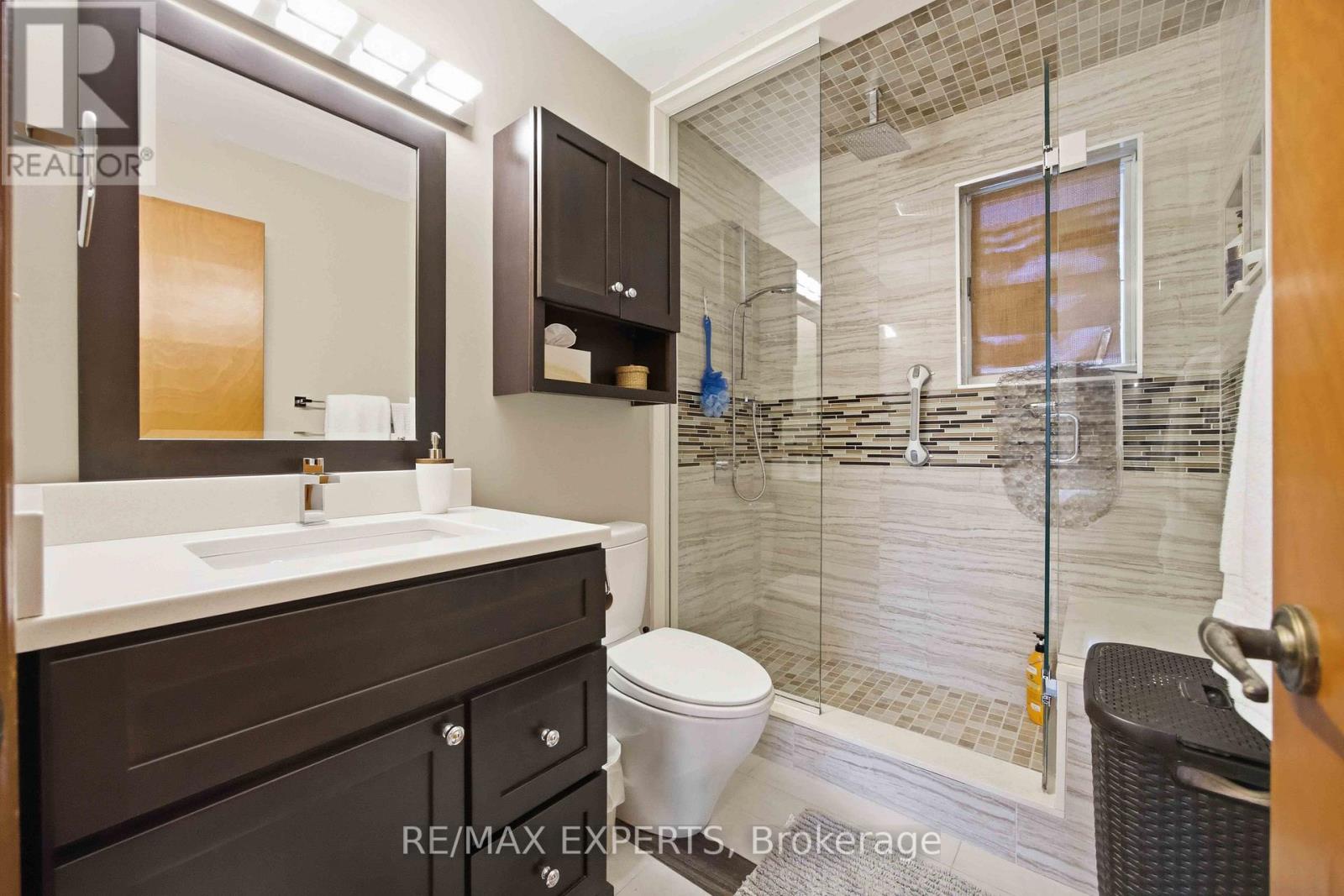 63 Riverside Drive, Toronto (Humber Summit), Ontario  M9L 1J2 - Photo 24 - W12913584