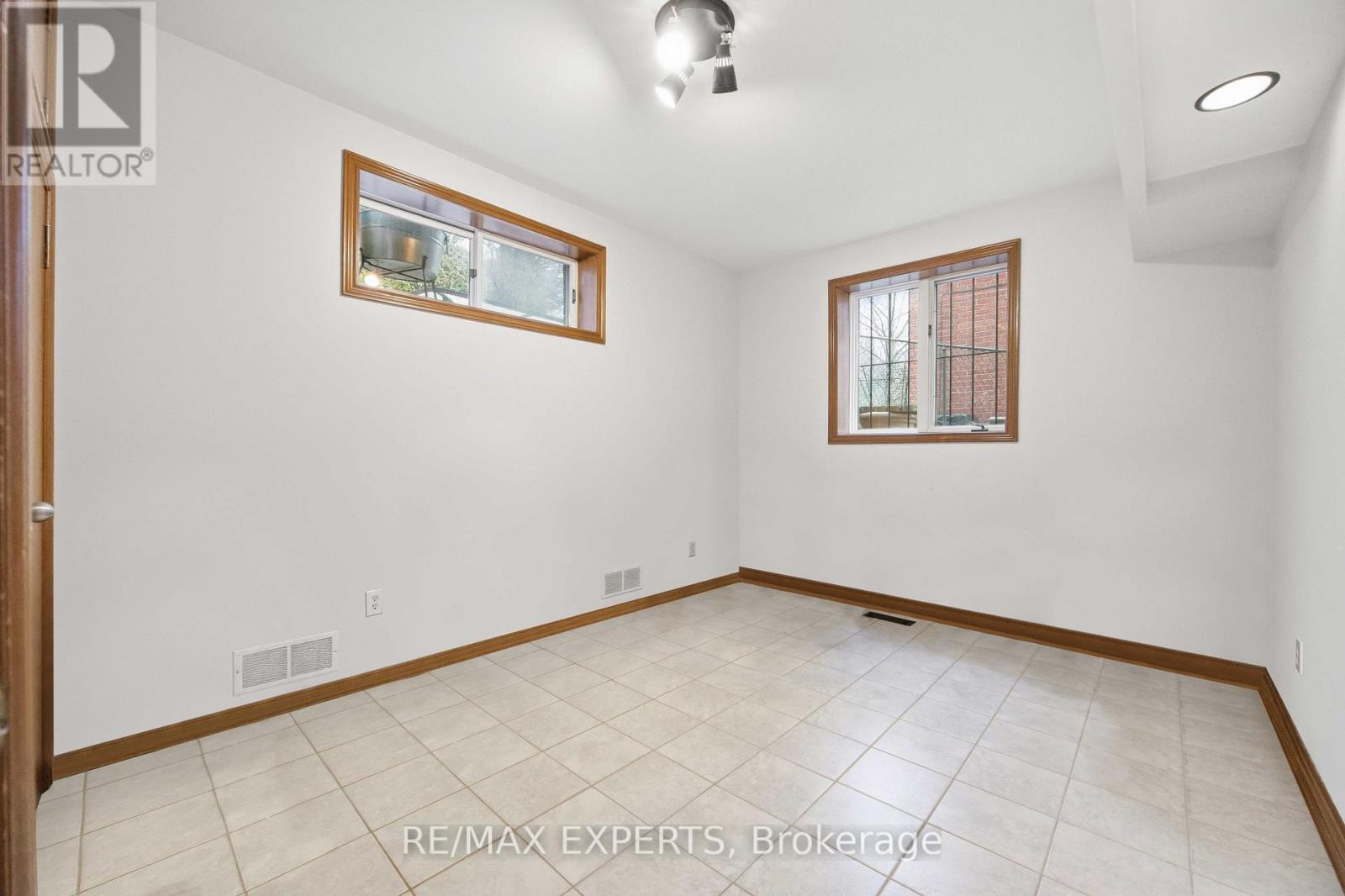 63 Riverside Drive, Toronto (Humber Summit), Ontario  M9L 1J2 - Photo 25 - W12913584