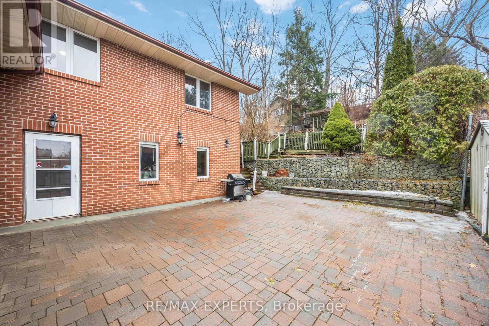 63 Riverside Drive, Toronto (Humber Summit), Ontario  M9L 1J2 - Photo 35 - W12913584
