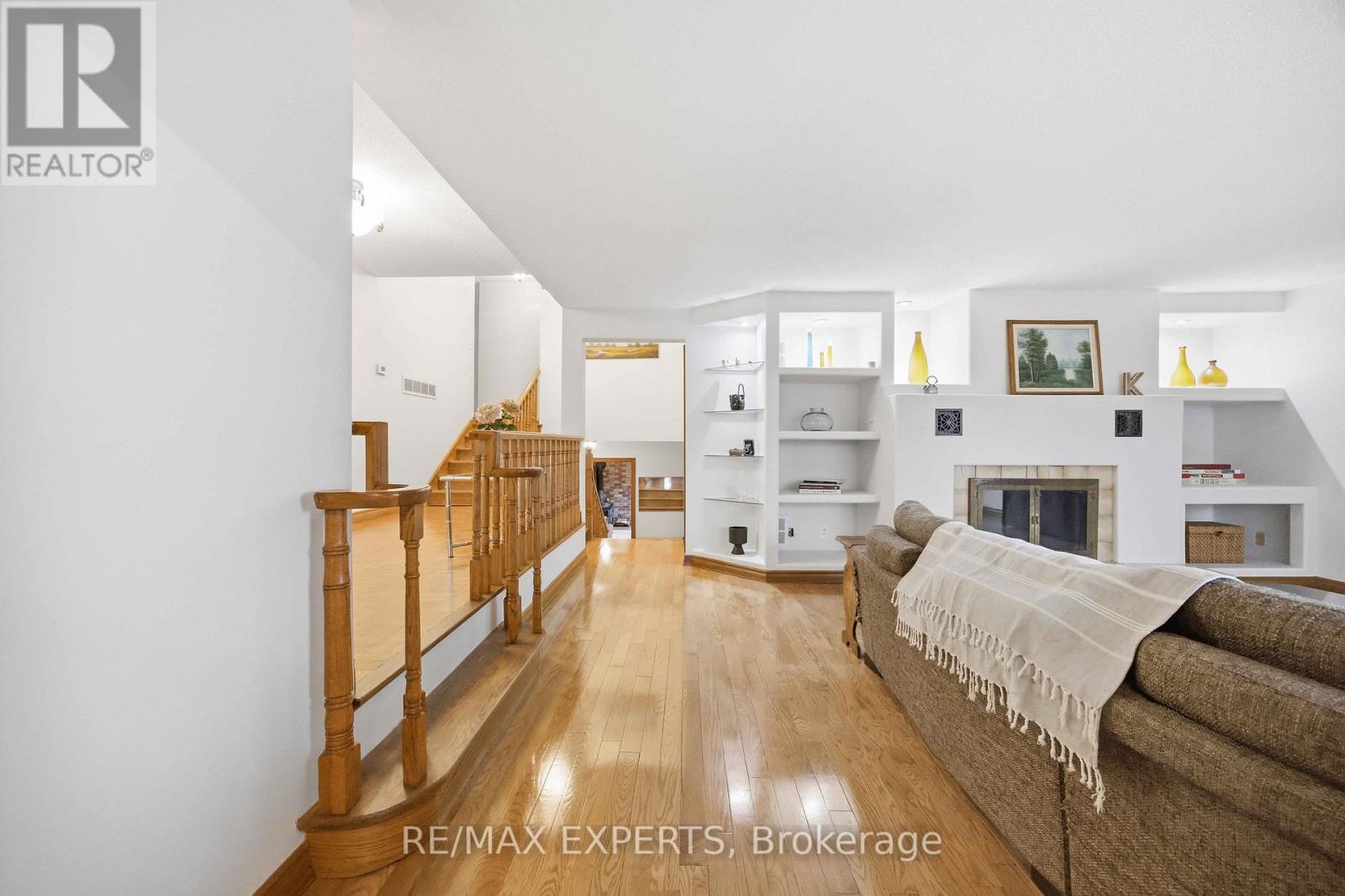 63 Riverside Drive, Toronto (Humber Summit), Ontario  M9L 1J2 - Photo 5 - W12913584