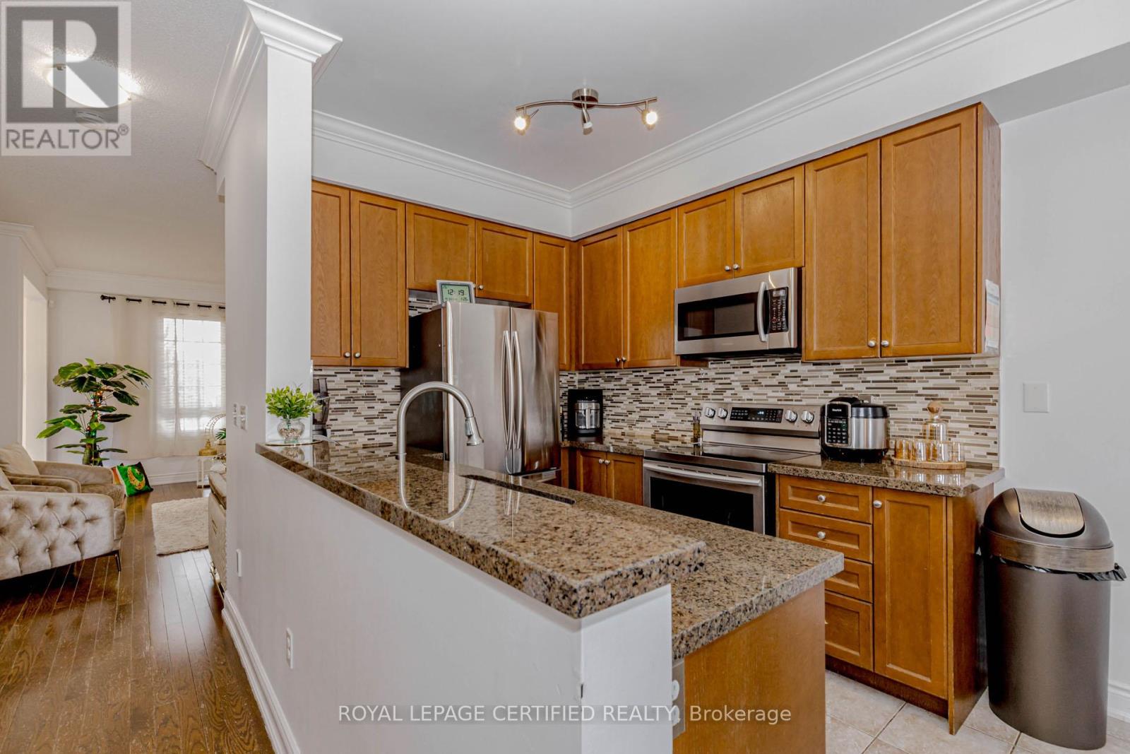 2509 Postmaster Drive, Oakville, Ontario  L6M 0L5 - Photo 14 - W12913616