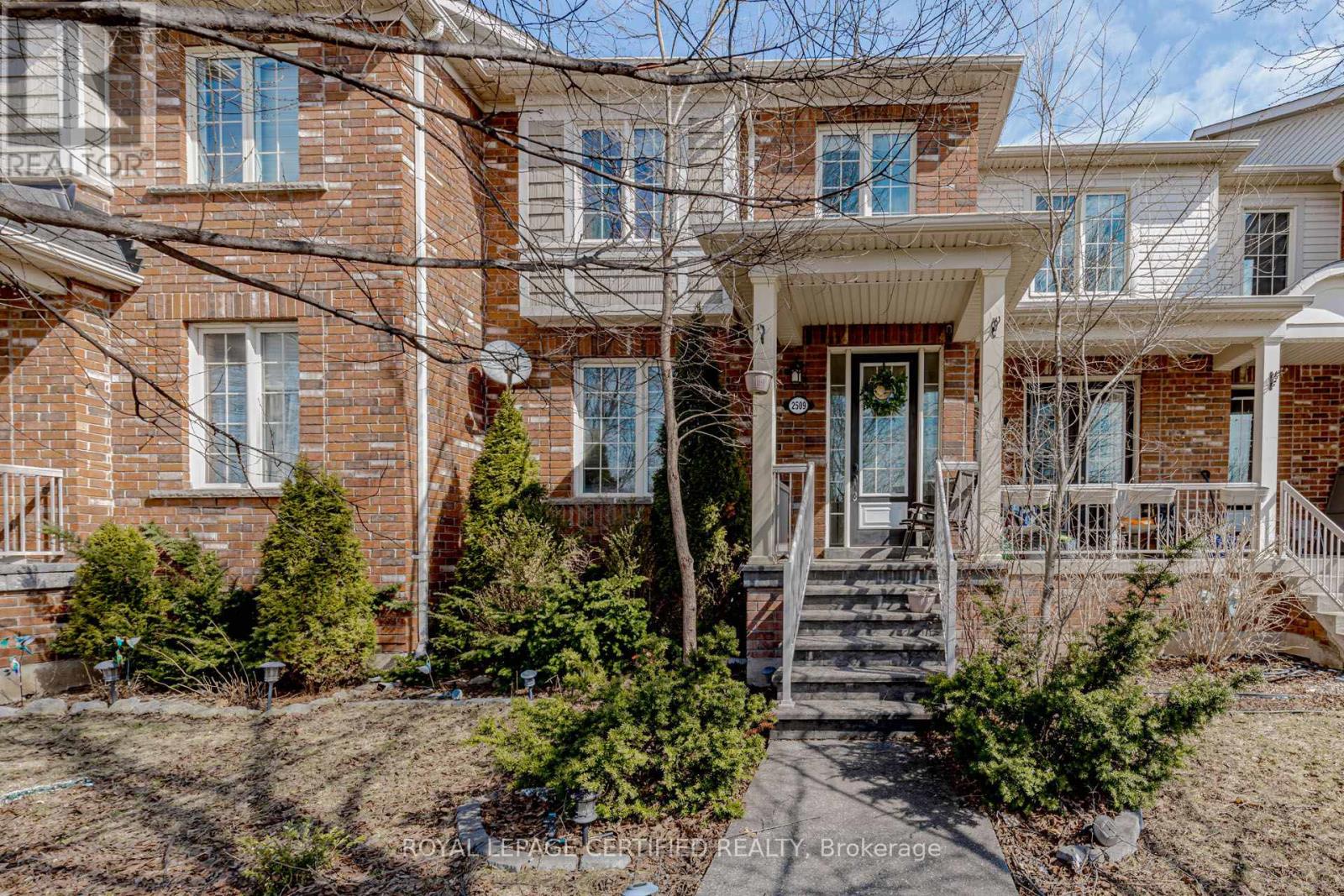 2509 Postmaster Drive, Oakville, Ontario  L6M 0L5 - Photo 3 - W12913616