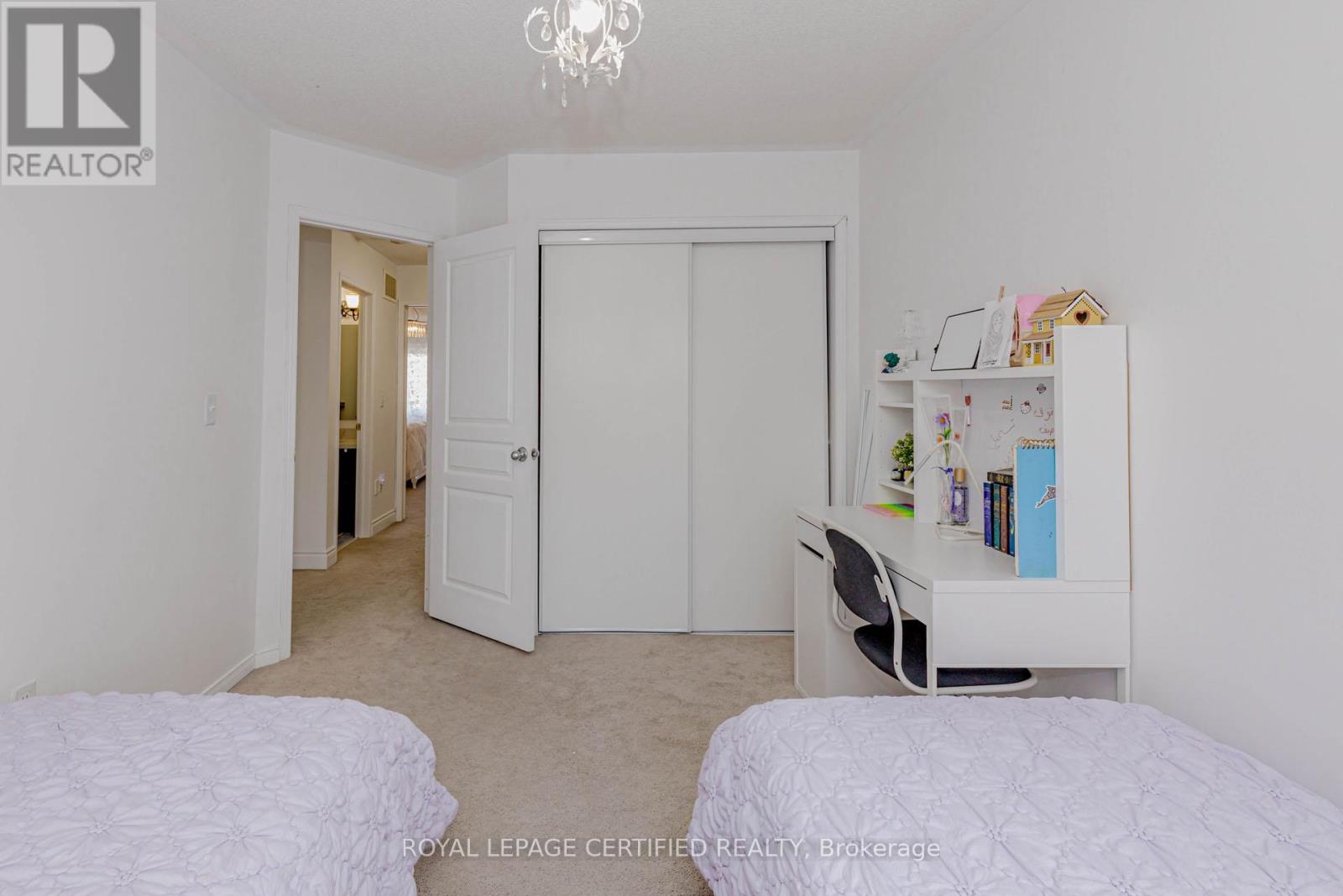 2509 Postmaster Drive, Oakville, Ontario  L6M 0L5 - Photo 36 - W12913616