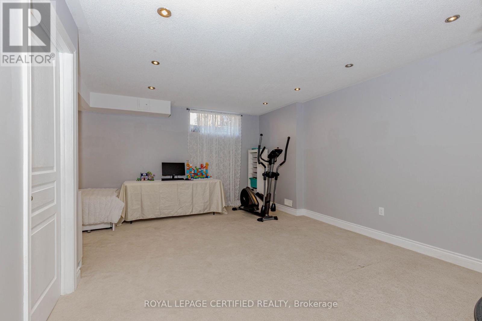 2509 Postmaster Drive, Oakville, Ontario  L6M 0L5 - Photo 40 - W12913616