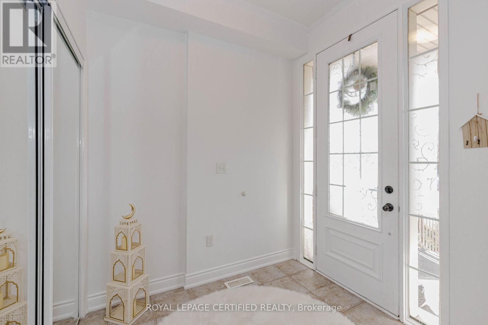 2509 Postmaster Drive, Oakville, Ontario  L6M 0L5 - Photo 5 - W12913616