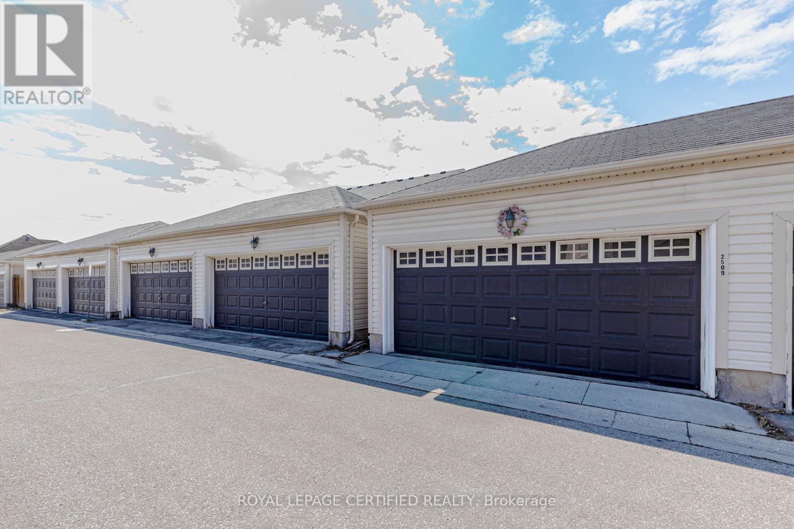 2509 Postmaster Drive, Oakville, Ontario  L6M 0L5 - Photo 50 - W12913616