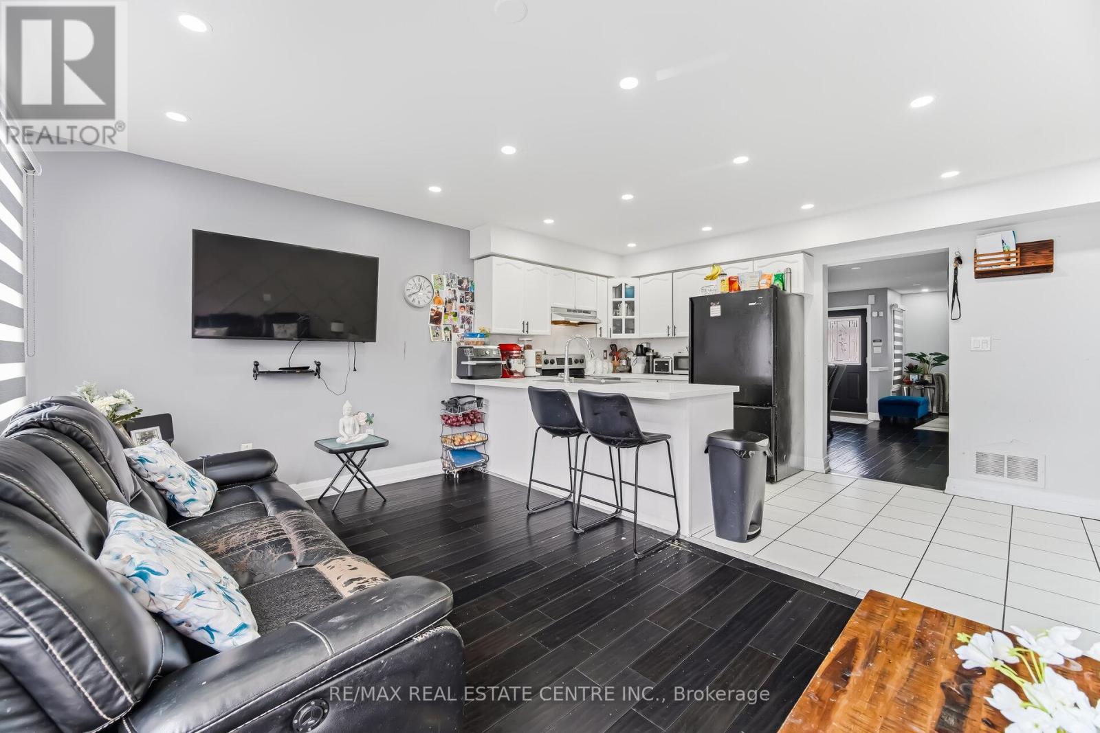 28 Mount Fuji Crescent, Brampton, Ontario  L6R 2L3 - Photo 20 - W12913618