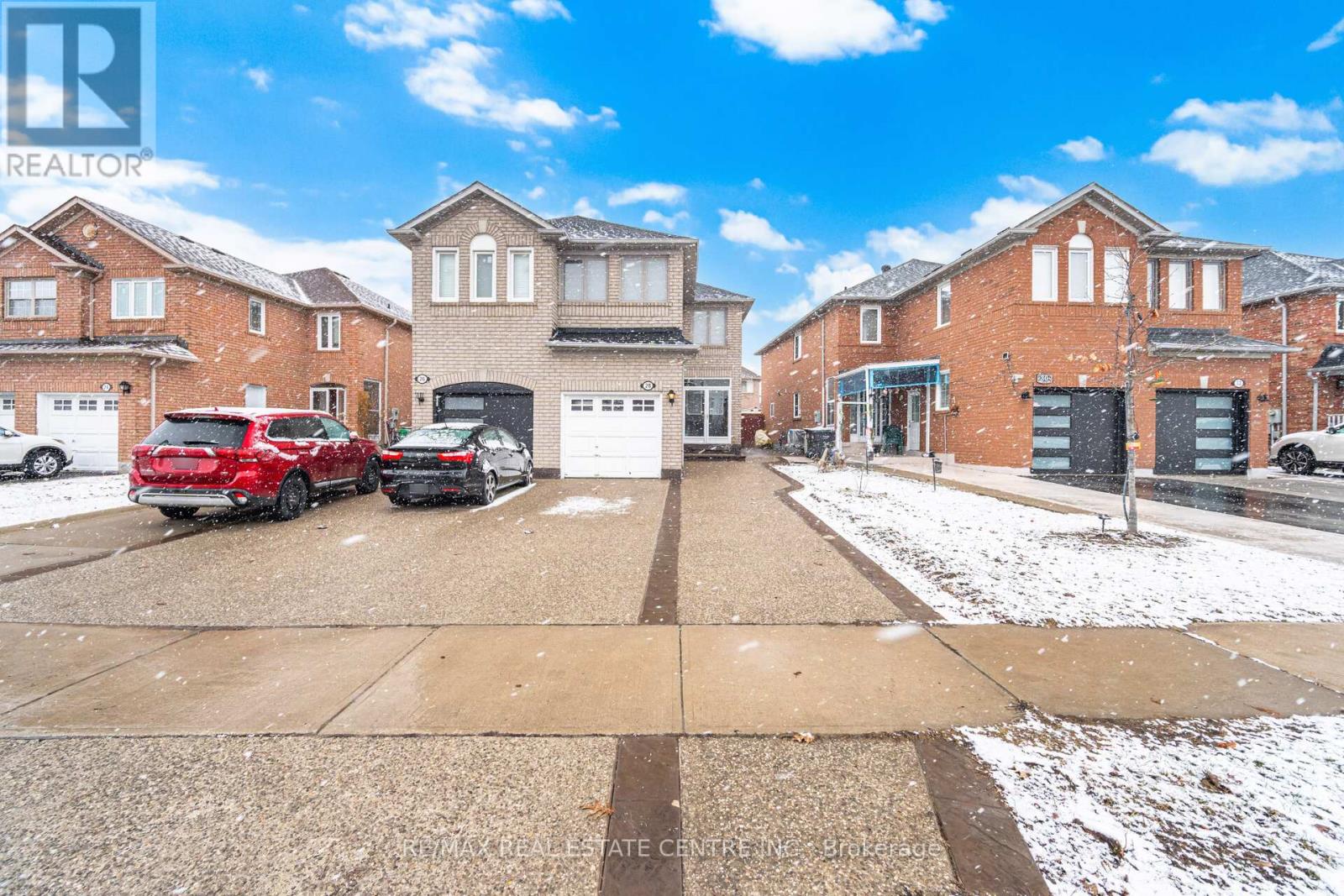 28 Mount Fuji Crescent, Brampton, Ontario  L6R 2L3 - Photo 3 - W12913618