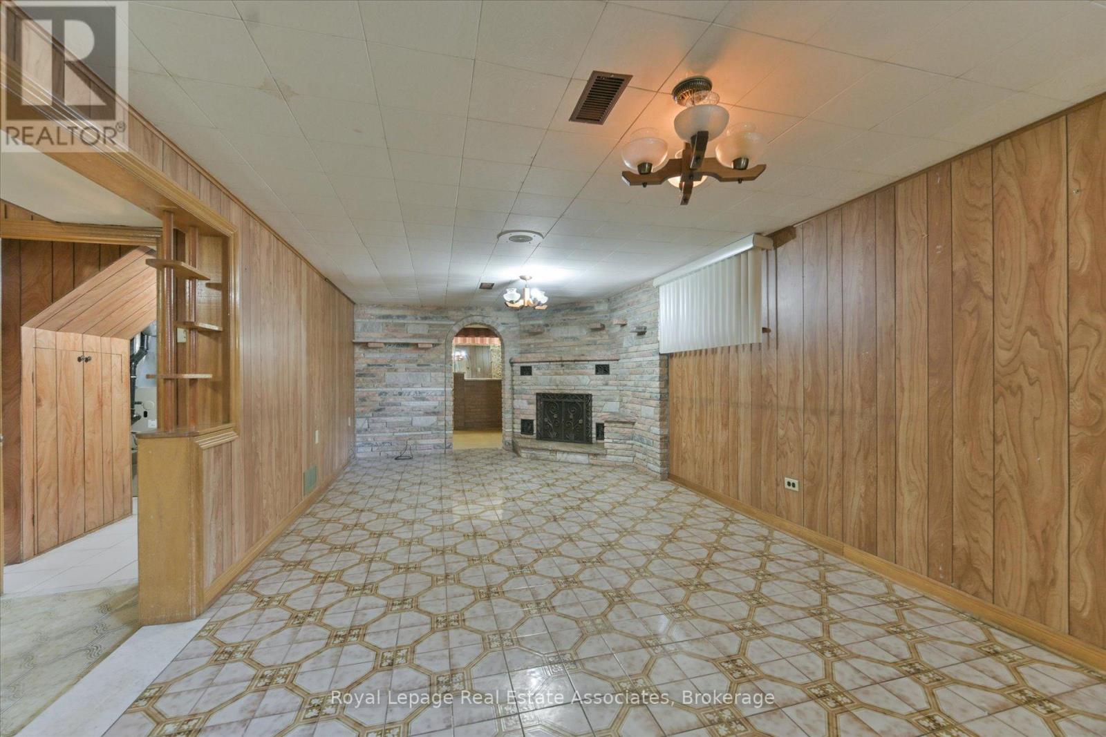 135 Jay Street, Toronto, Ontario  M6L 2M3 - Photo 32 - W12913646