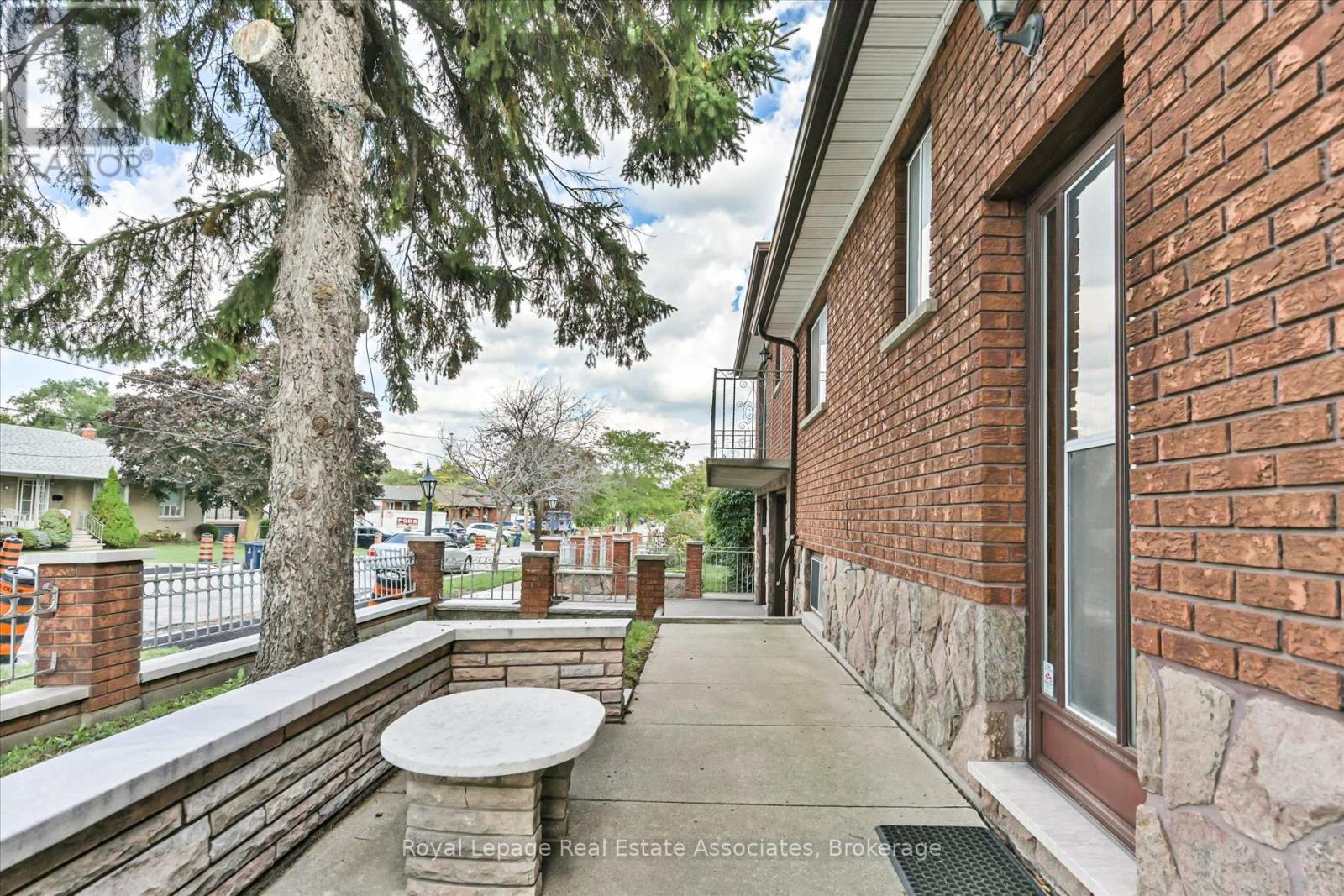 135 Jay Street, Toronto, Ontario  M6L 2M3 - Photo 36 - W12913646