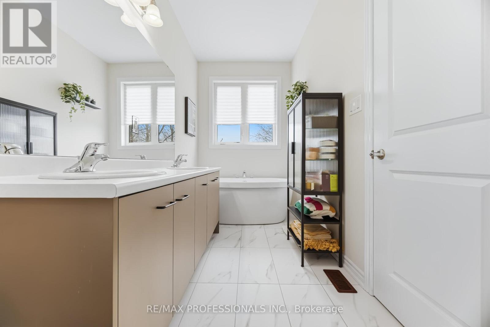 1401 National Common, Burlington (Tyandaga), Ontario  L7P 0V7 - Photo 25 - W12913654