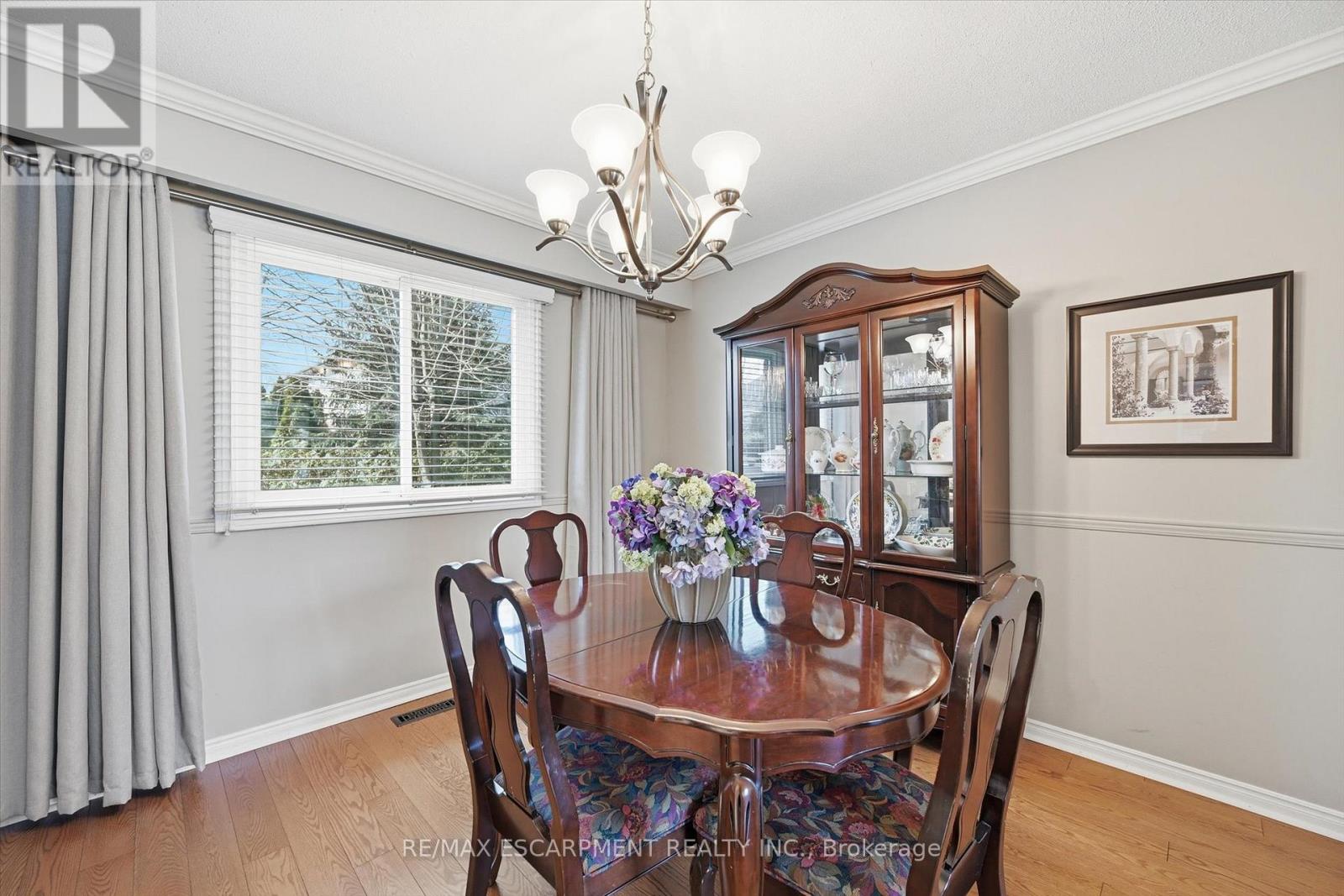 478 Featherstone Court, Burlington (Shoreacres), Ontario  L7L 5K1 - Photo 10 - W12913670