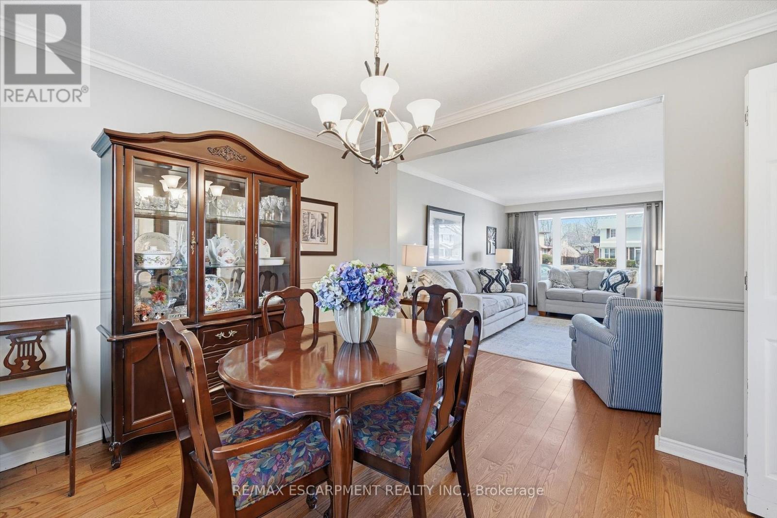 478 Featherstone Court, Burlington (Shoreacres), Ontario  L7L 5K1 - Photo 12 - W12913670