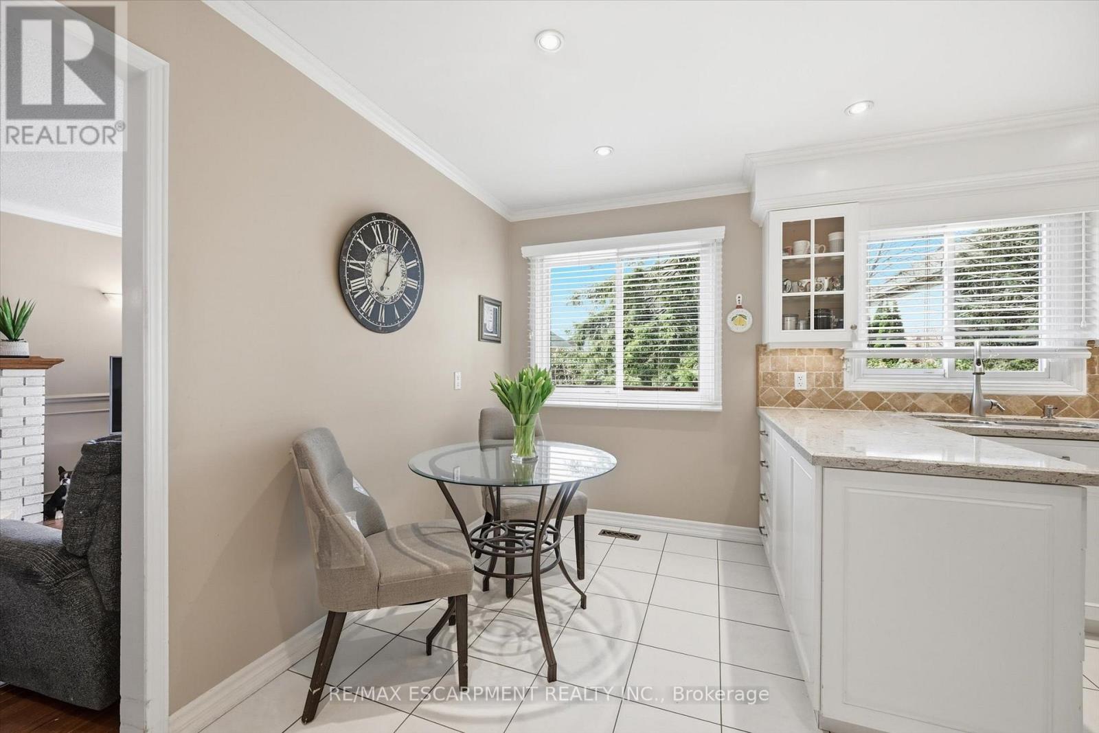 478 Featherstone Court, Burlington (Shoreacres), Ontario  L7L 5K1 - Photo 17 - W12913670