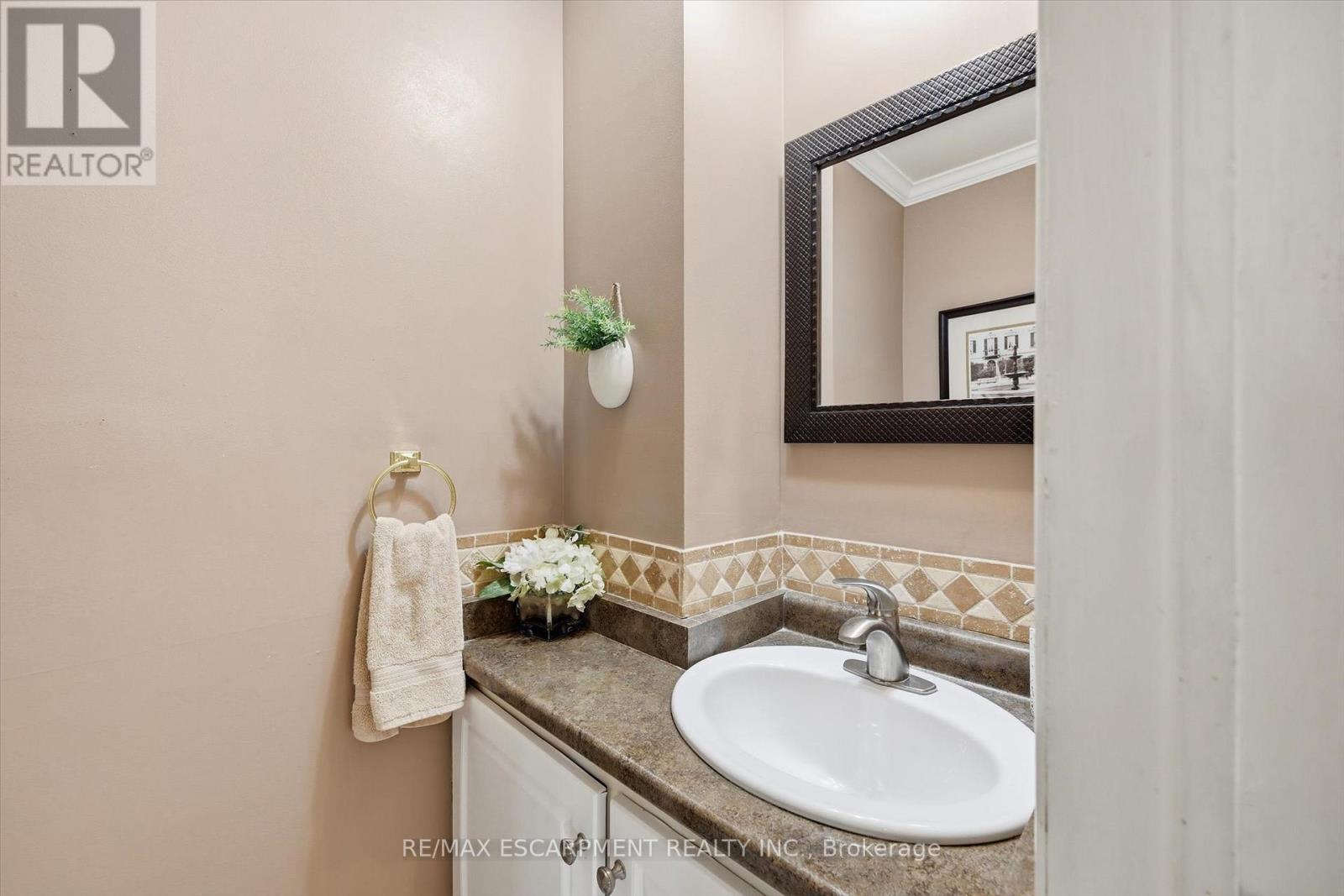 478 Featherstone Court, Burlington (Shoreacres), Ontario  L7L 5K1 - Photo 22 - W12913670