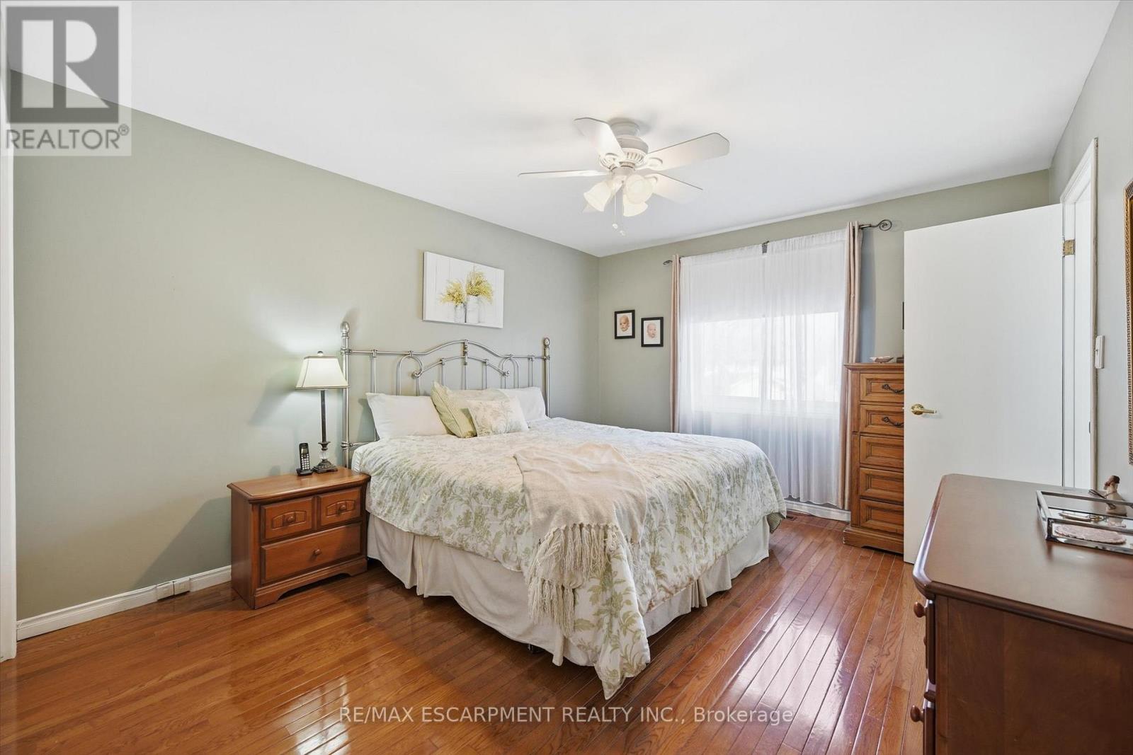 478 Featherstone Court, Burlington (Shoreacres), Ontario  L7L 5K1 - Photo 34 - W12913670