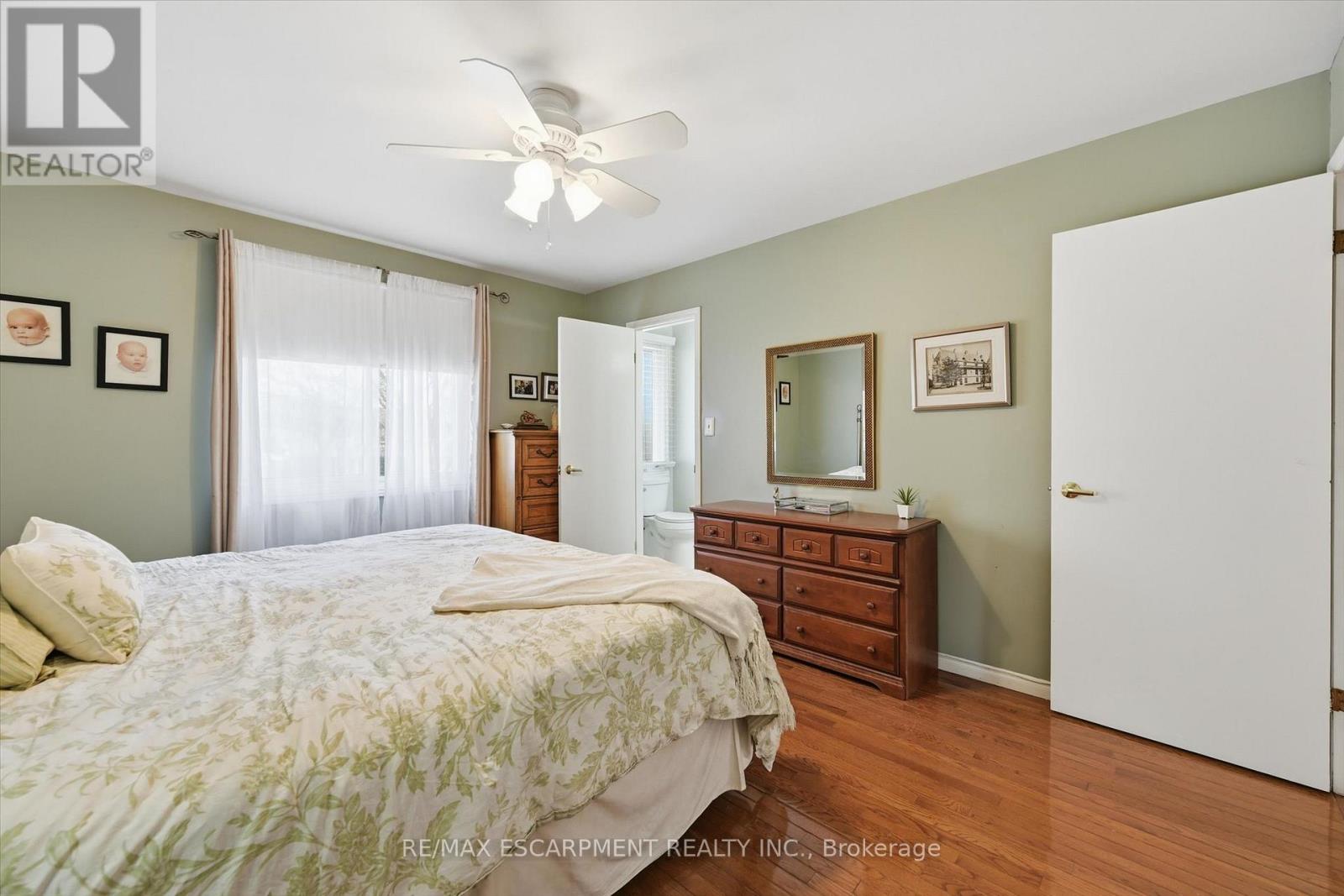 478 Featherstone Court, Burlington (Shoreacres), Ontario  L7L 5K1 - Photo 35 - W12913670