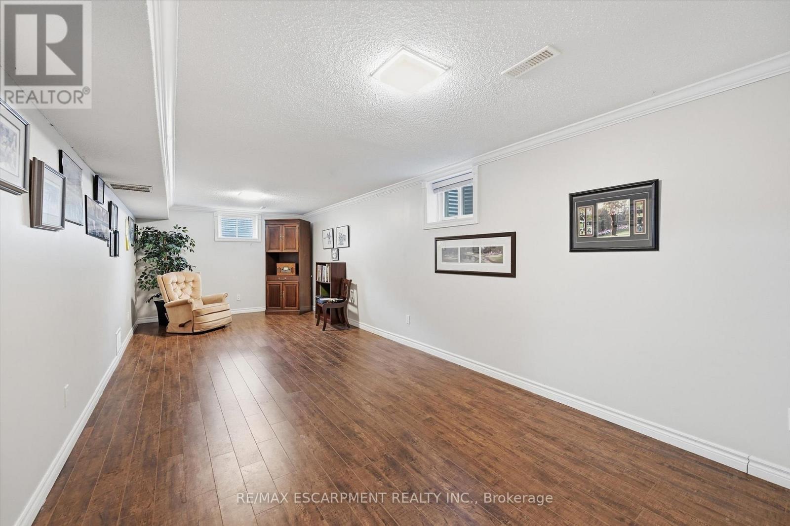 478 Featherstone Court, Burlington (Shoreacres), Ontario  L7L 5K1 - Photo 40 - W12913670