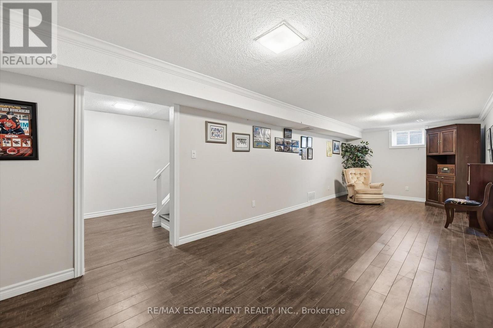 478 Featherstone Court, Burlington (Shoreacres), Ontario  L7L 5K1 - Photo 41 - W12913670