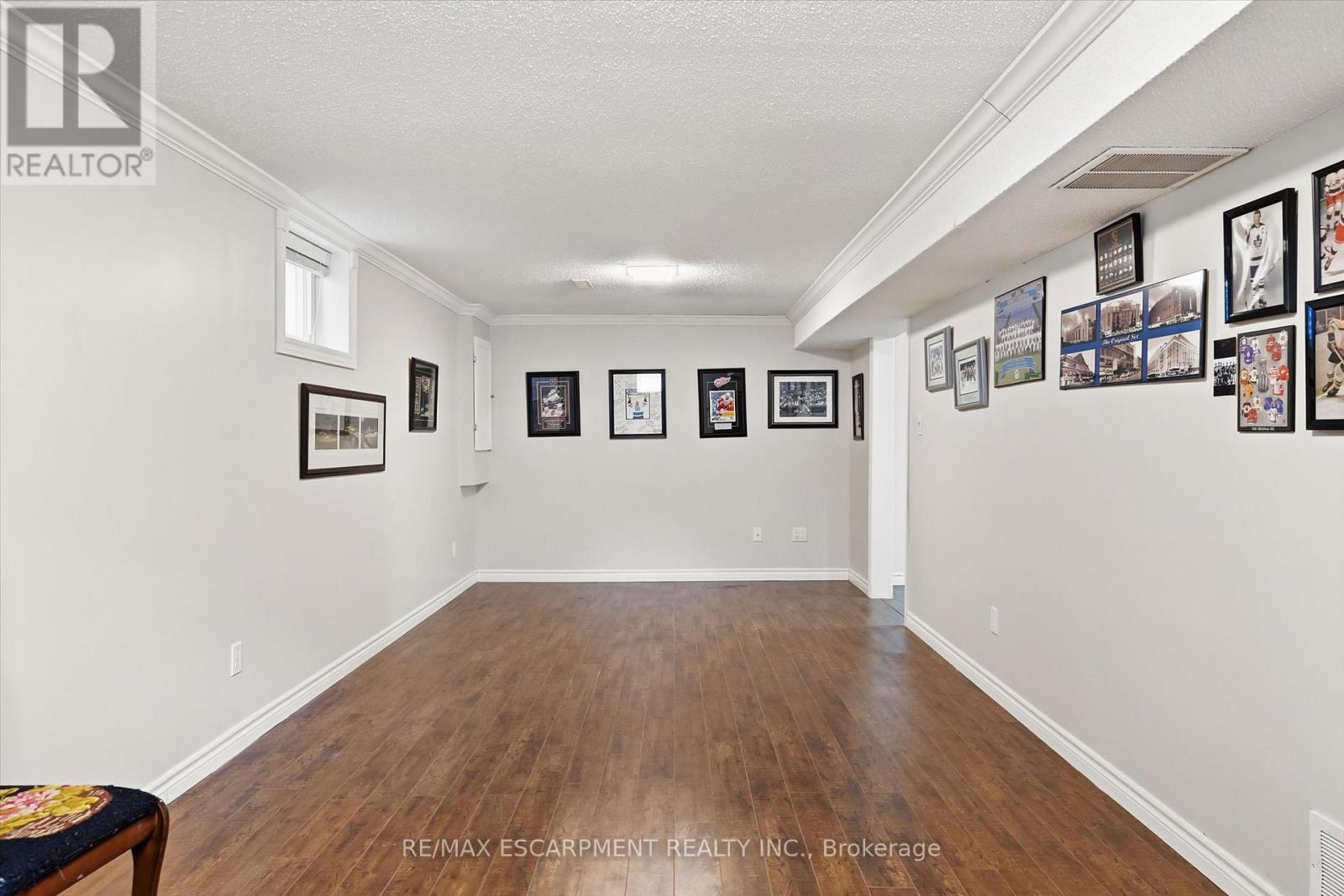 478 Featherstone Court, Burlington (Shoreacres), Ontario  L7L 5K1 - Photo 42 - W12913670