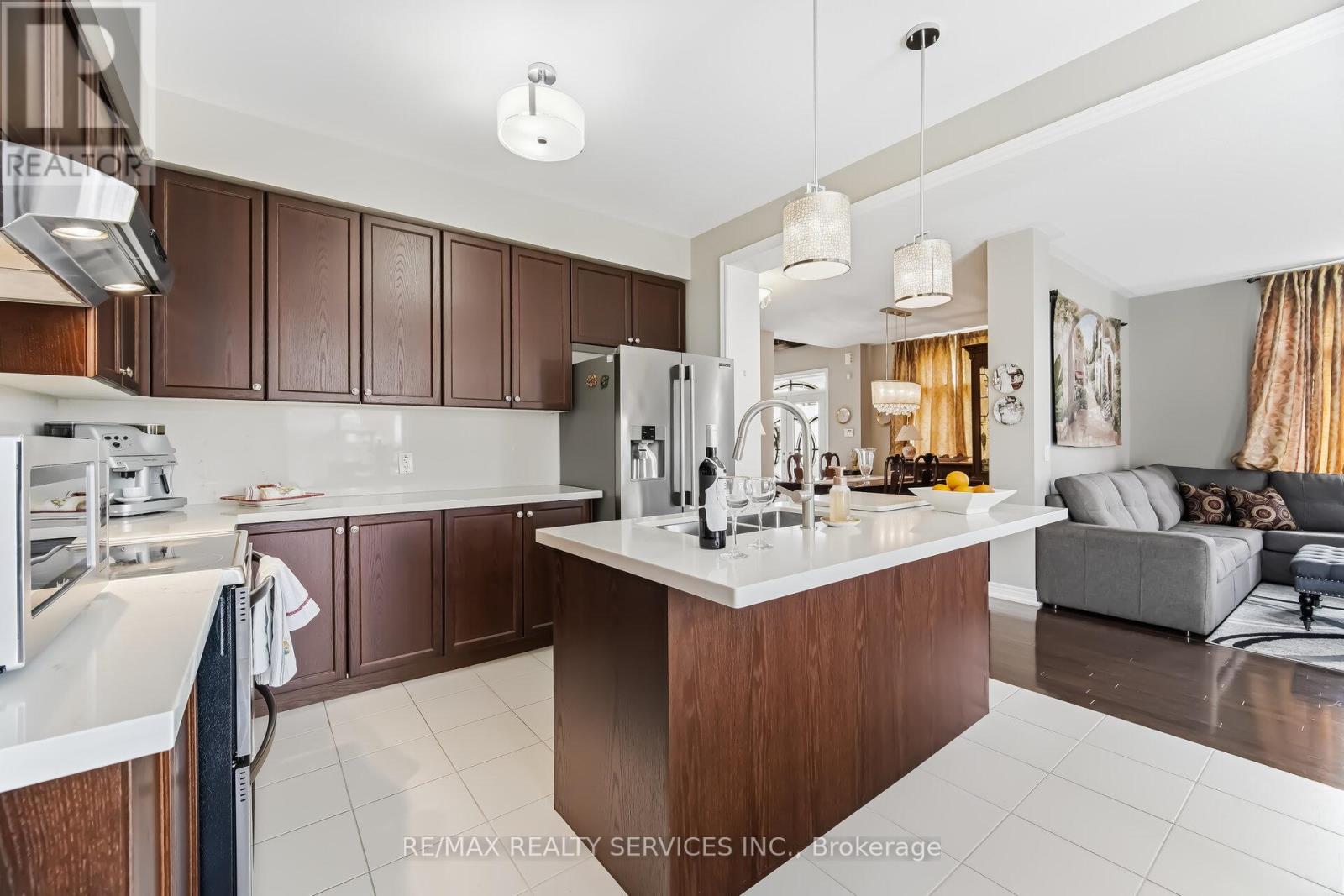 93 Learmont Avenue, Caledon, Ontario  L7C 3R4 - Photo 14 - W12913748