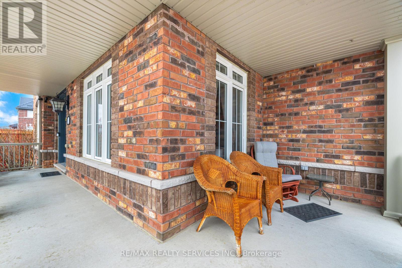 93 Learmont Avenue, Caledon, Ontario  L7C 3R4 - Photo 5 - W12913748