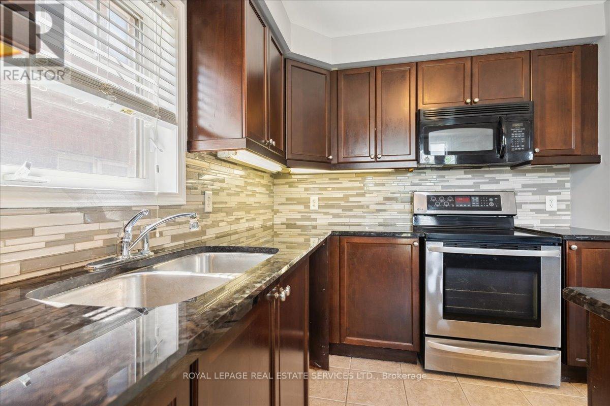 17 - 3050 Rotary Way, Burlington (Alton), Ontario  L7M 0G8 - Photo 17 - W12913776