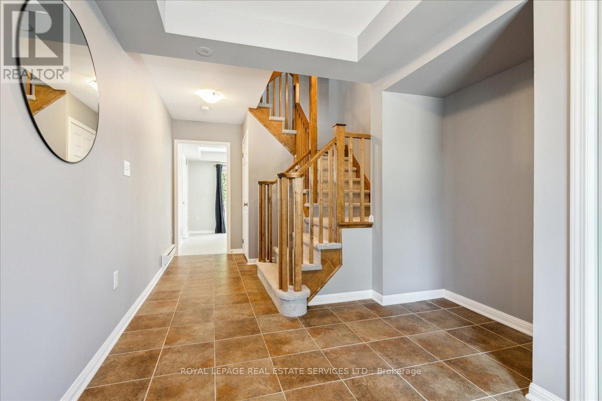 17 - 3050 Rotary Way, Burlington (Alton), Ontario  L7M 0G8 - Photo 4 - W12913776