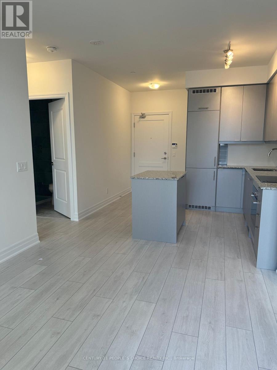 2001 - 30 Elm Drive W, Mississauga, Ontario  L5B 0N6 - Photo 3 - W12913778