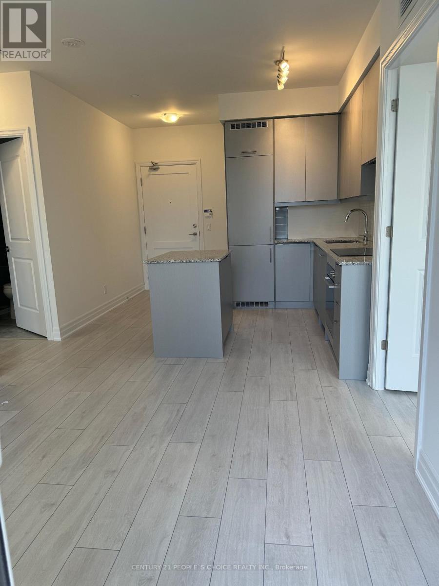 2001 - 30 Elm Drive W, Mississauga, Ontario  L5B 0N6 - Photo 9 - W12913778