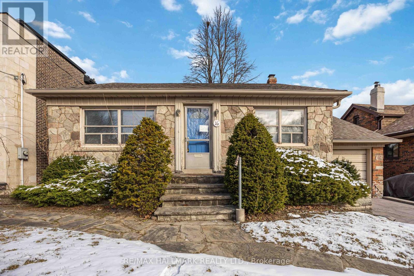 16 BERMUDA AVENUE, Toronto, Ontario