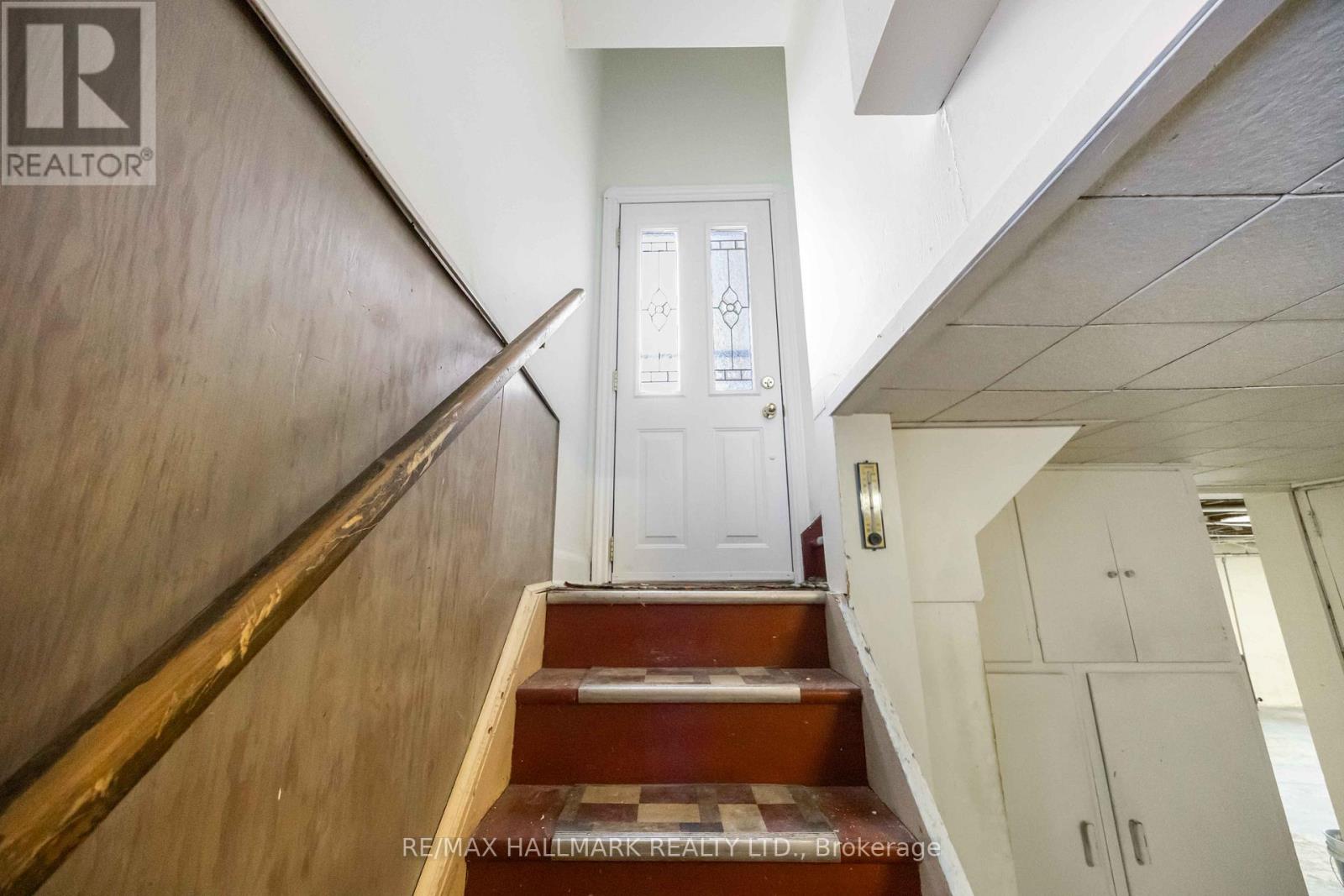 16 Bermuda Avenue, Toronto, Ontario  M8Y 2P5 - Photo 17 - W12913790