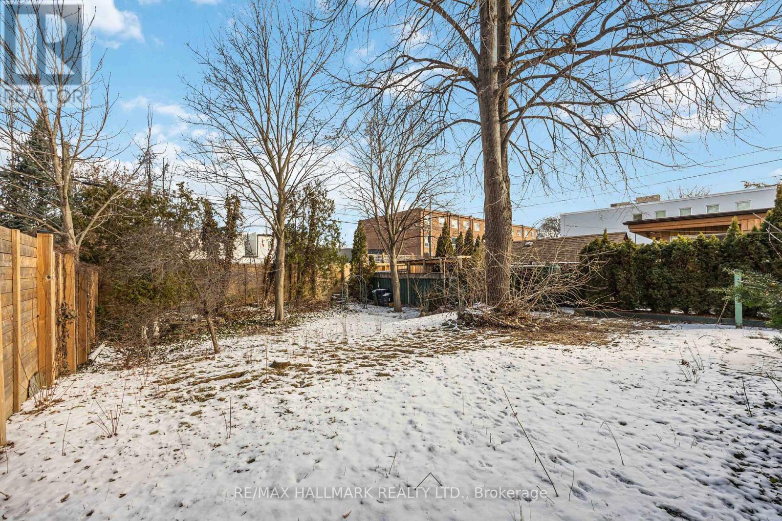 16 Bermuda Avenue, Toronto, Ontario  M8Y 2P5 - Photo 25 - W12913790