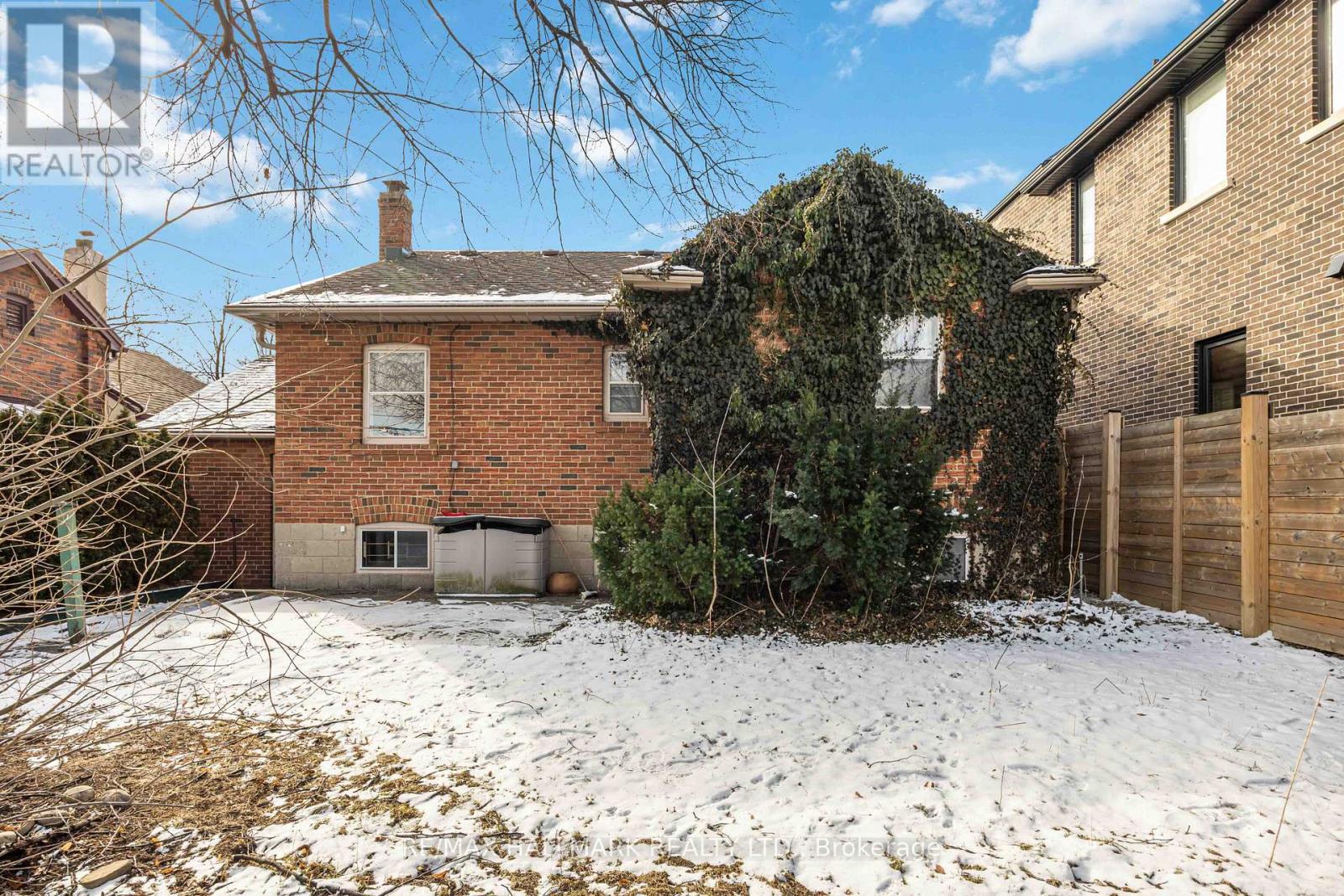 16 Bermuda Avenue, Toronto, Ontario  M8Y 2P5 - Photo 26 - W12913790
