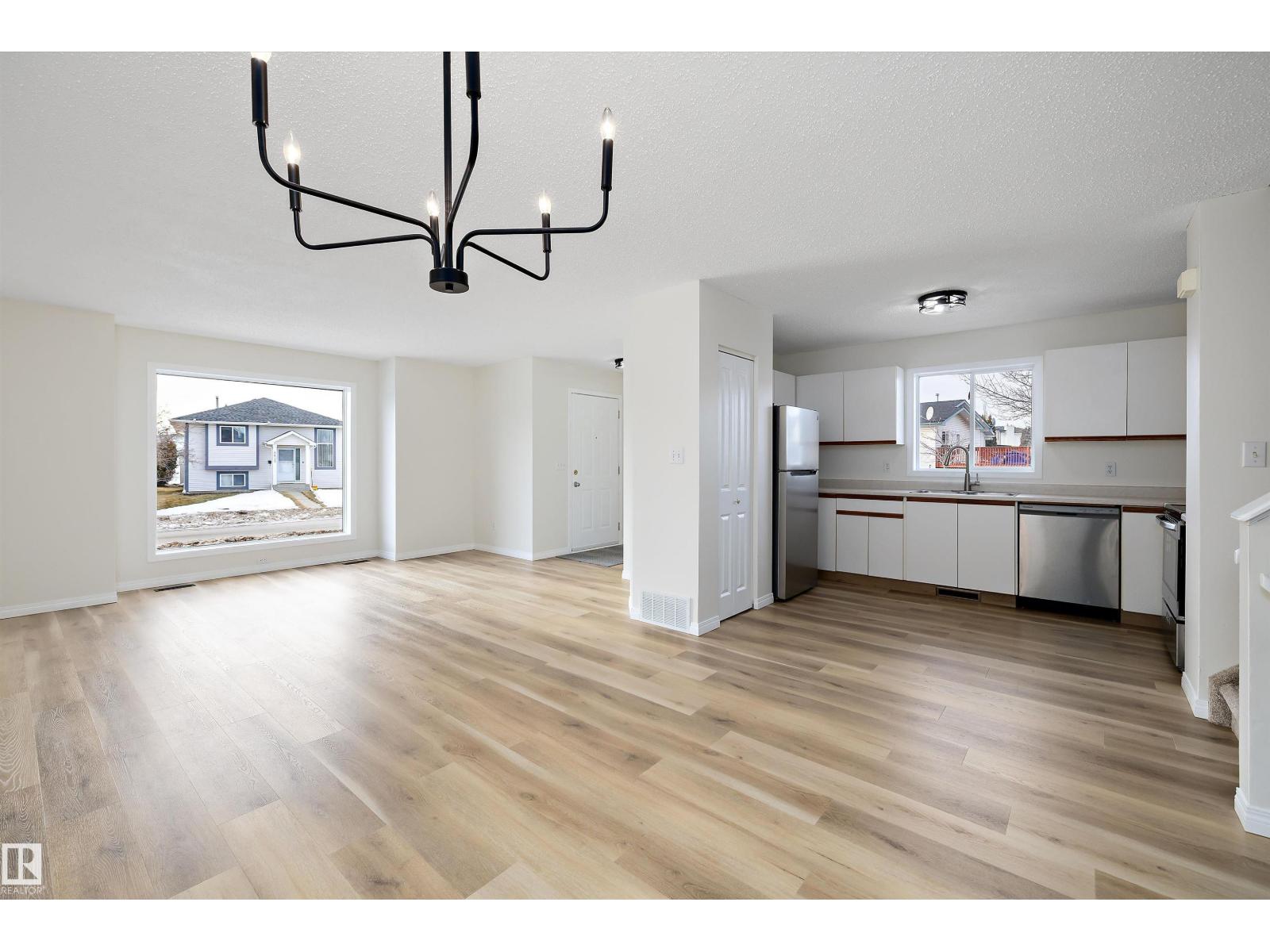 5914 162a Av Nw, Edmonton, Alberta  T5Y 2W2 - Photo 9 - E4478775