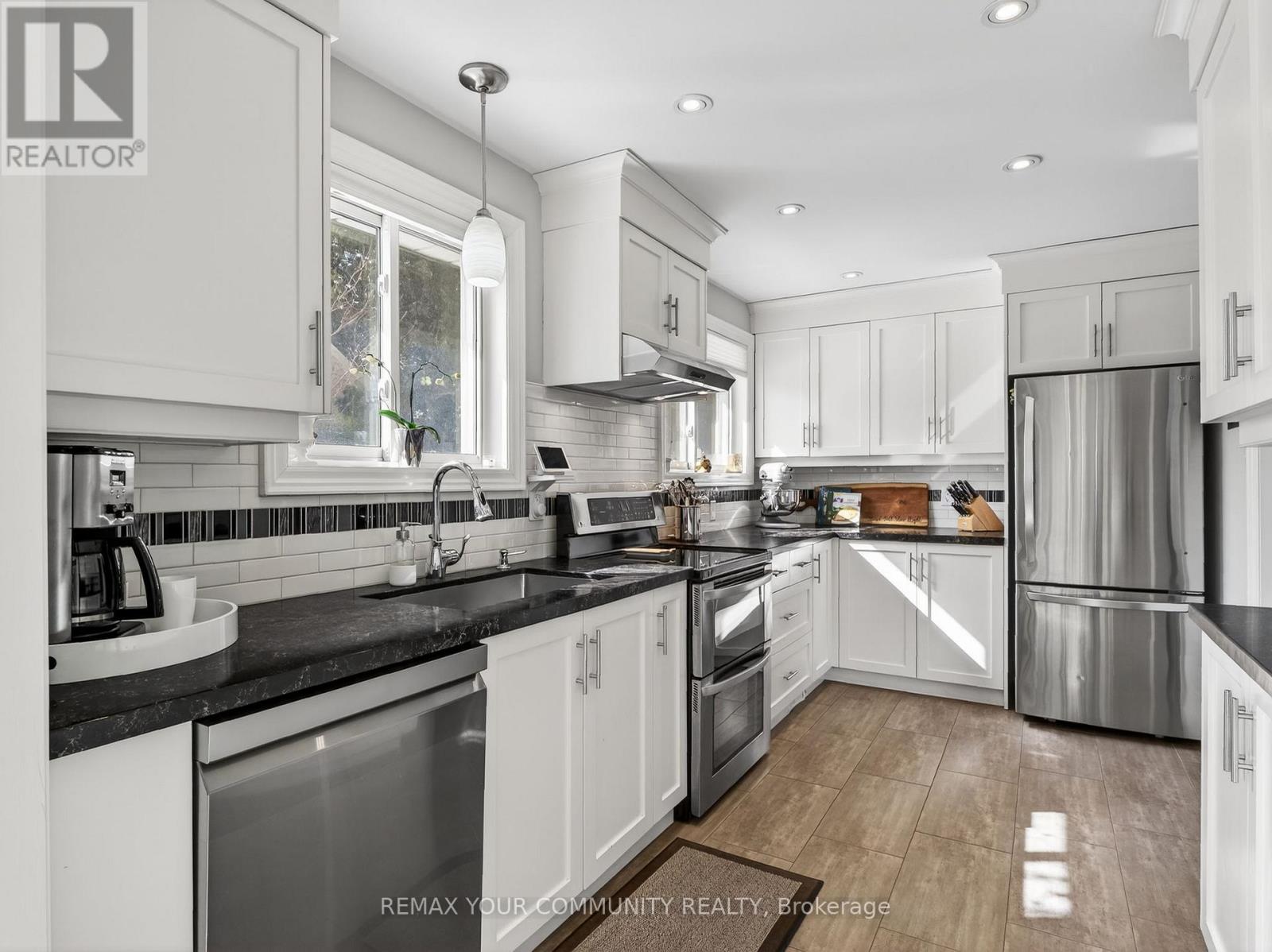 107 Orchard Heights, Aurora, Ontario  L4G 2Z8 - Photo 7 - N12913306