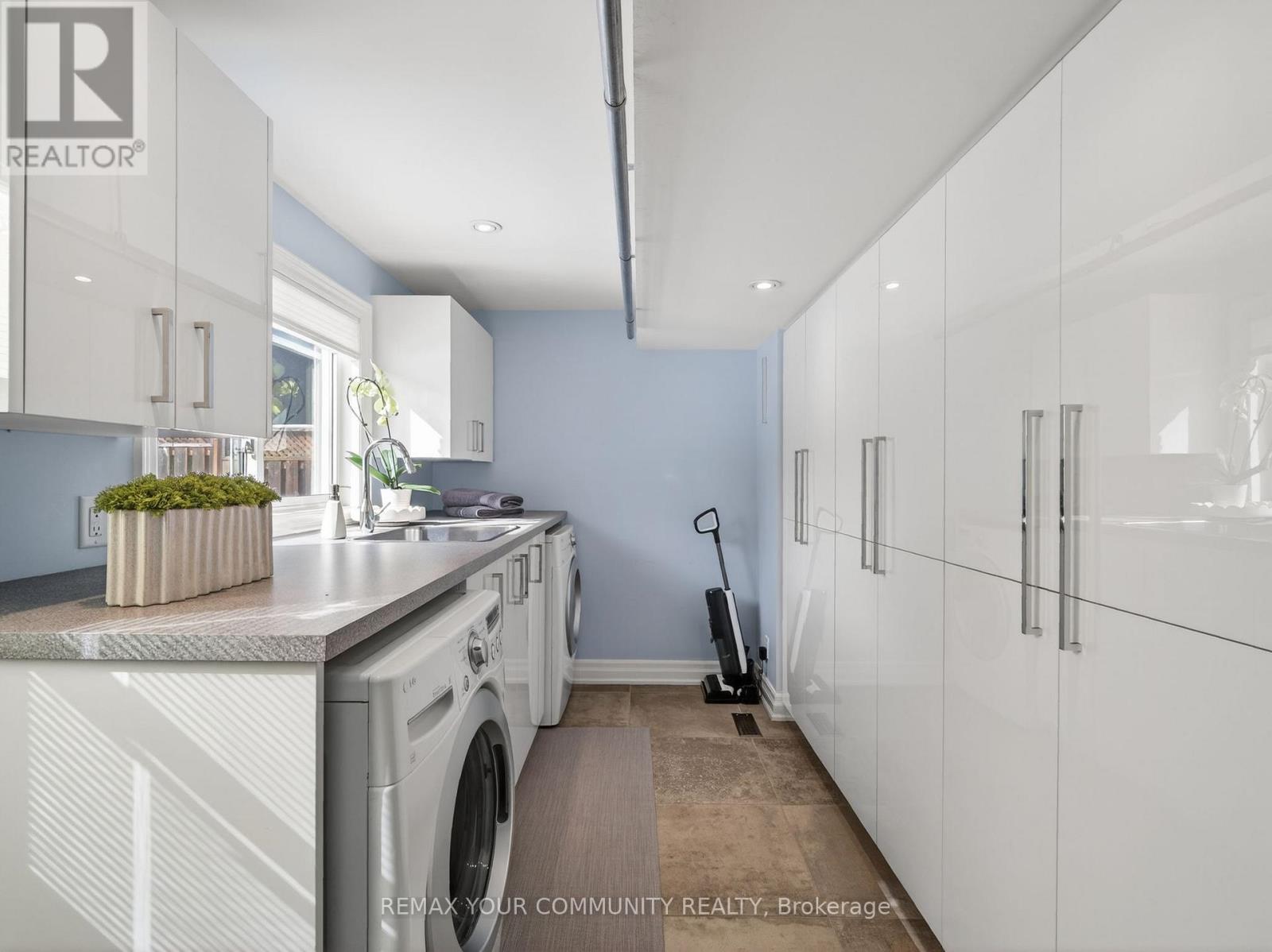 107 Orchard Heights, Aurora, Ontario  L4G 2Z8 - Photo 5 - N12913306