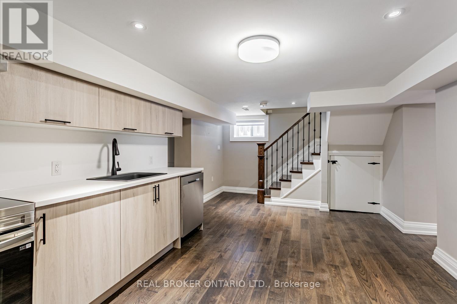 B - 47 Highgate Road, Toronto, Ontario  M8X 2B4 - Photo 12 - W12751474