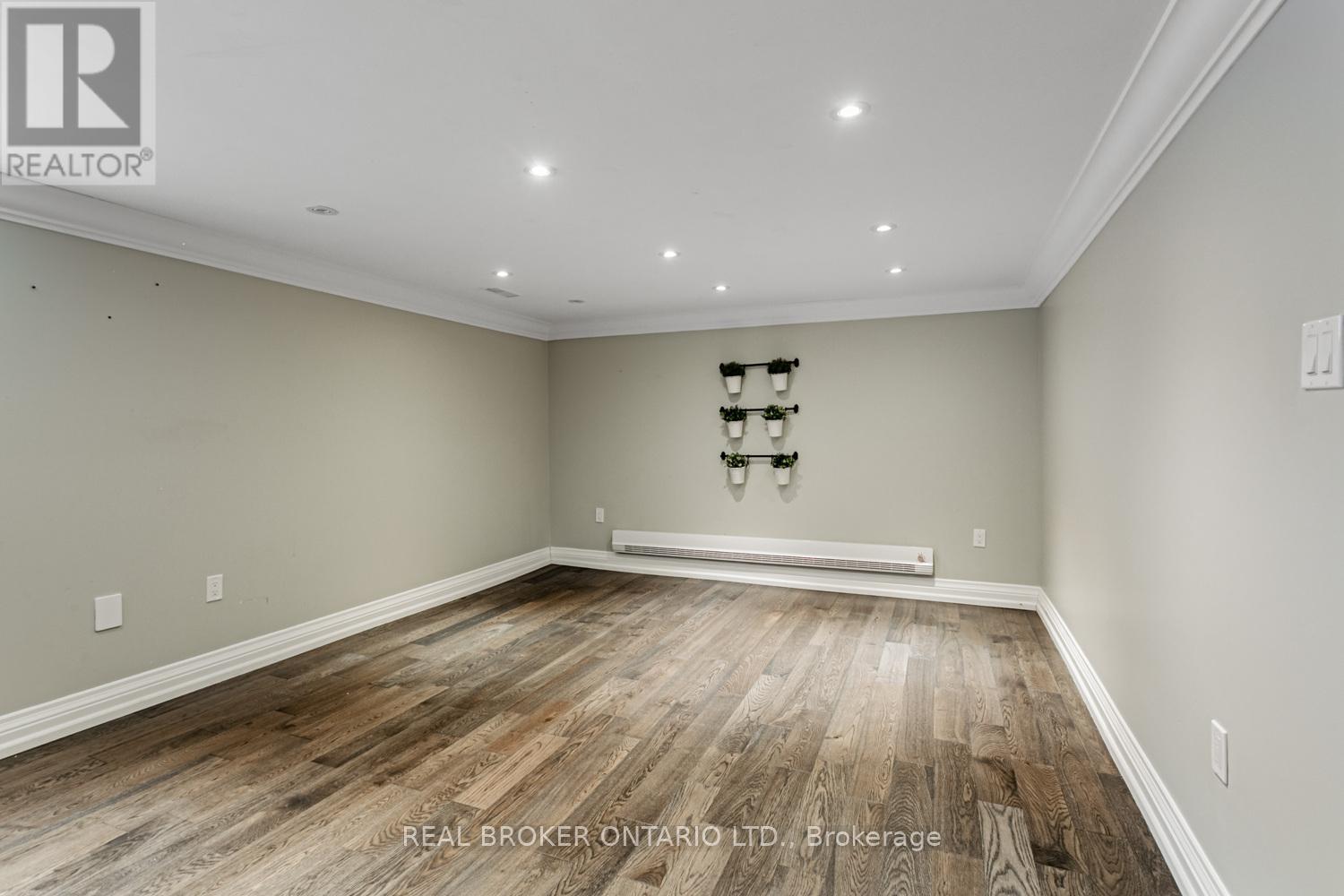 B - 47 Highgate Road, Toronto, Ontario  M8X 2B4 - Photo 3 - W12751474