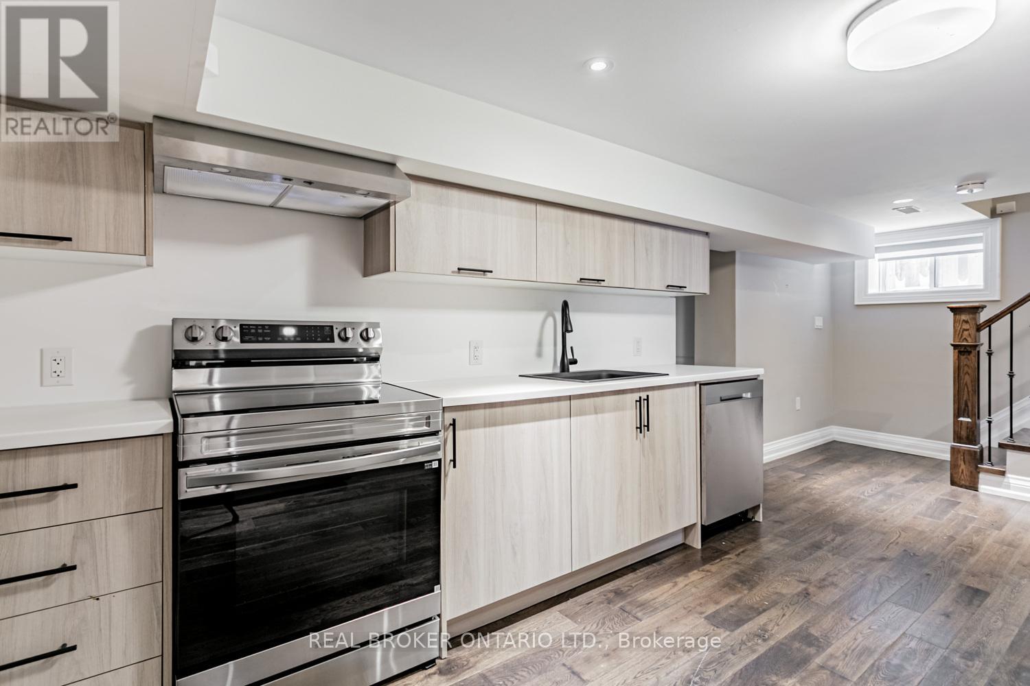 B - 47 Highgate Road, Toronto, Ontario  M8X 2B4 - Photo 4 - W12751474